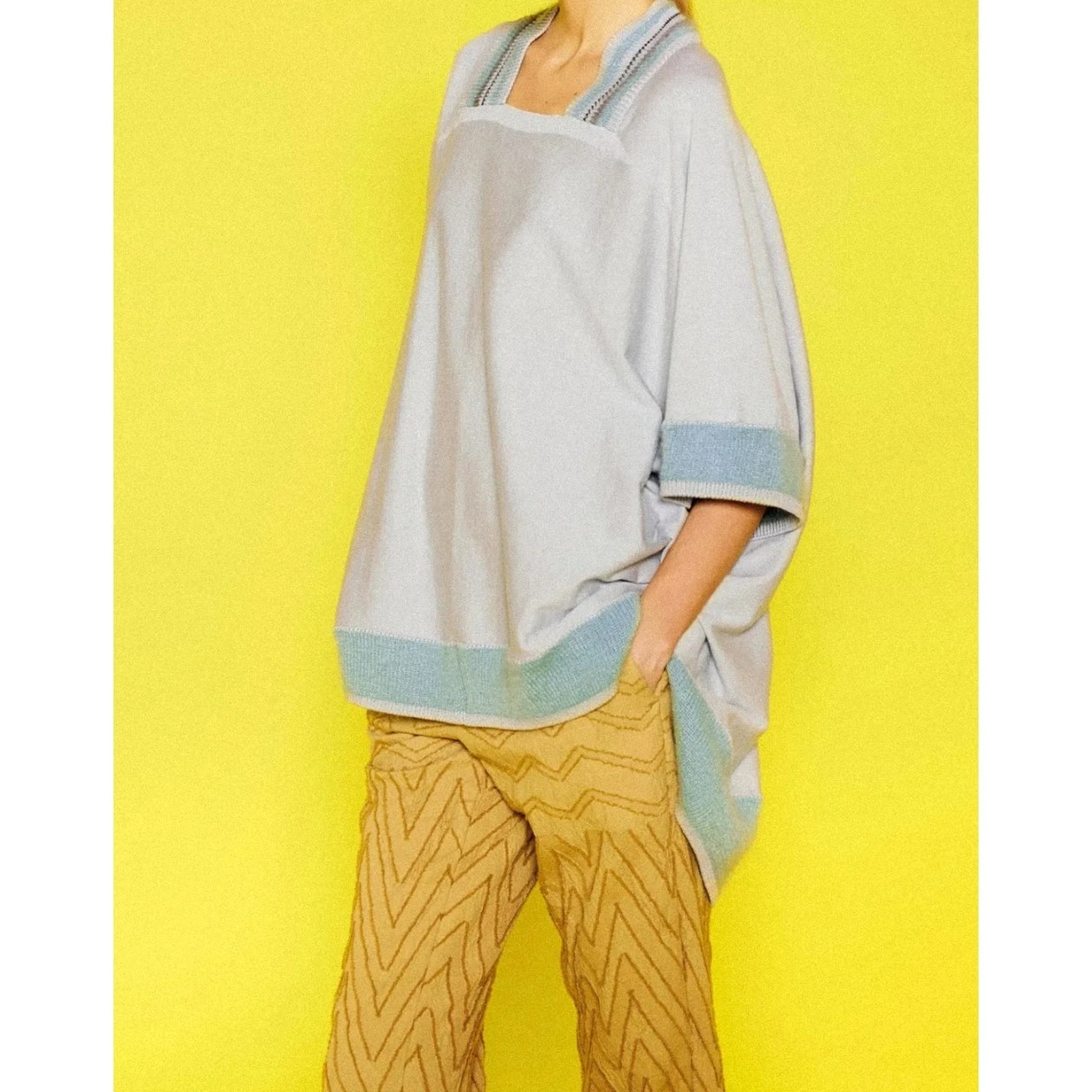 ISSEY MIYAKE Gilet long en laine Bleu vintage, passéist — photo 2