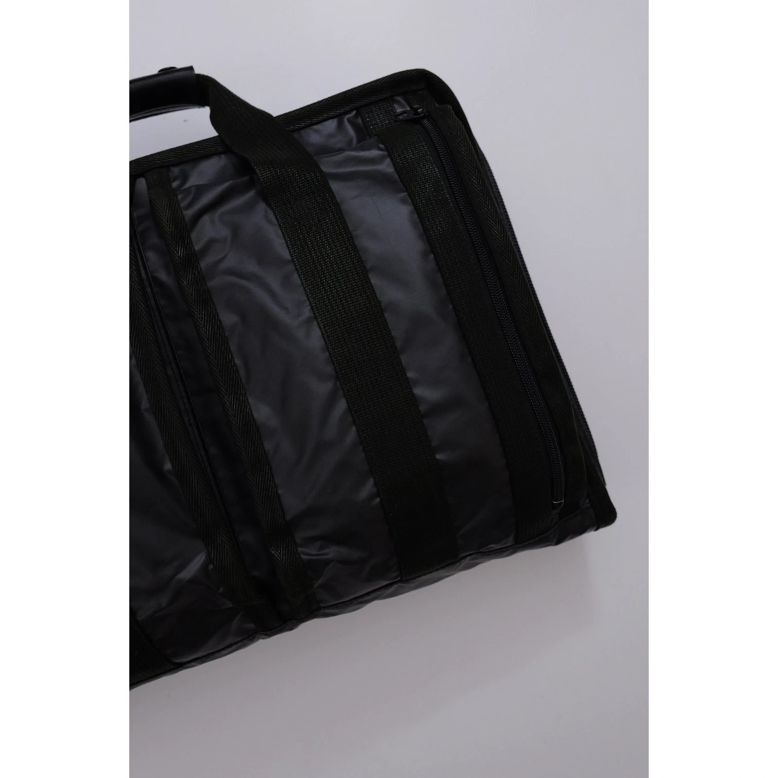 ISSEY MIYAKE Cartable Noir vintage, passéist — photo 2