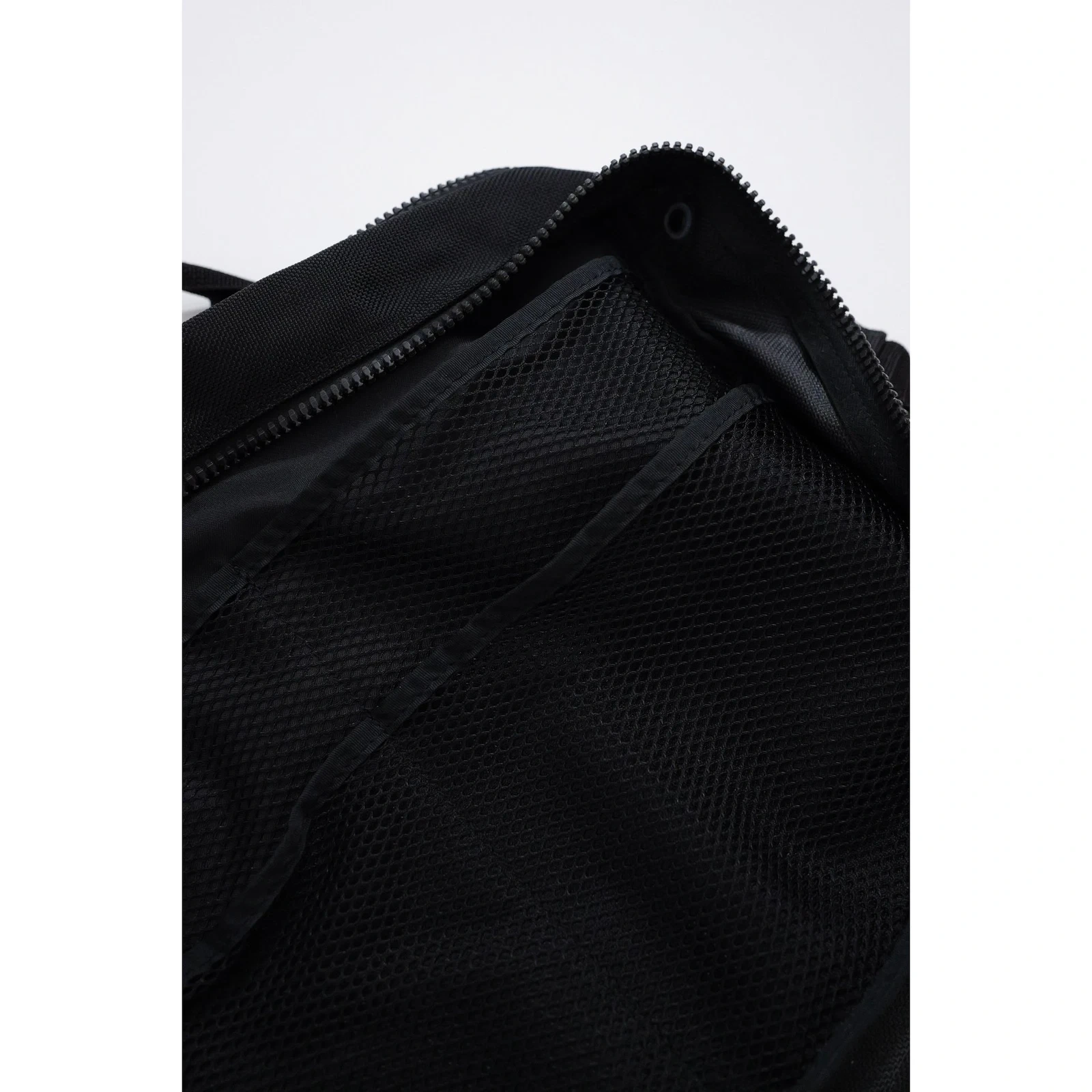 YOHJI YAMAMOTO Cartable Noir vintage, passéist — photo 13