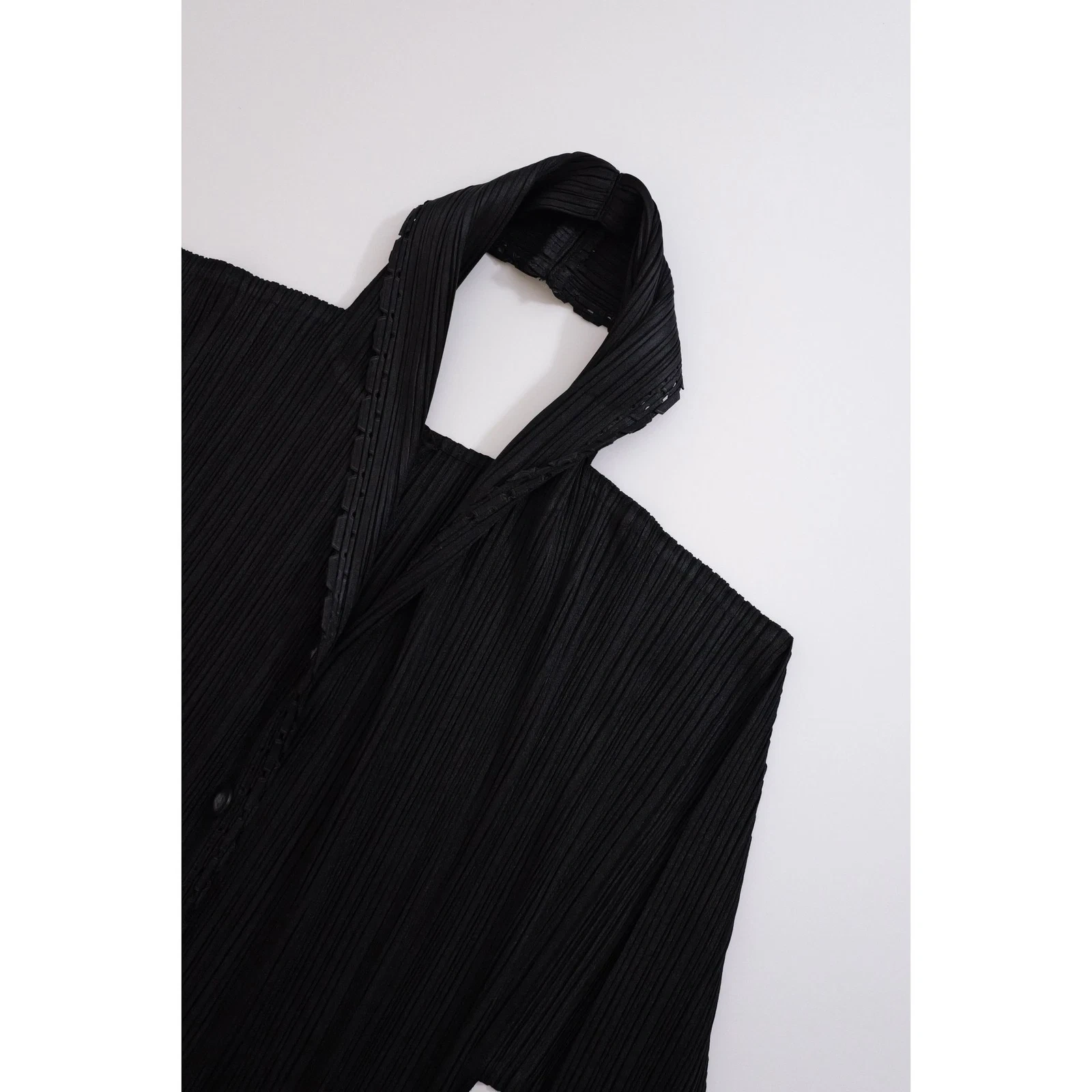 ISSEY MIYAKE Blouse Noir vintage, passéist — photo 2
