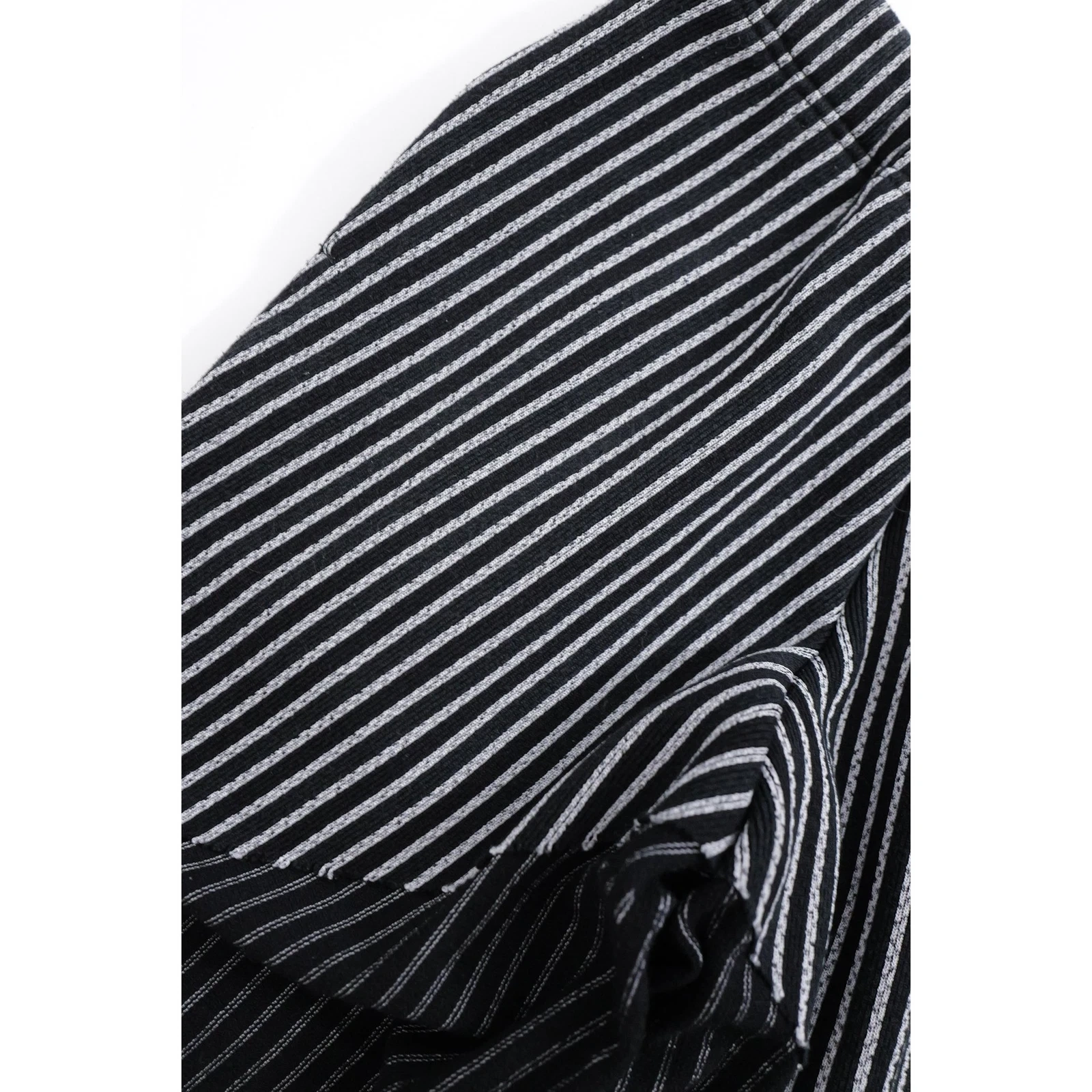 ISSEY MIYAKE Pantalon court Gris vintage, passéist — photo 4