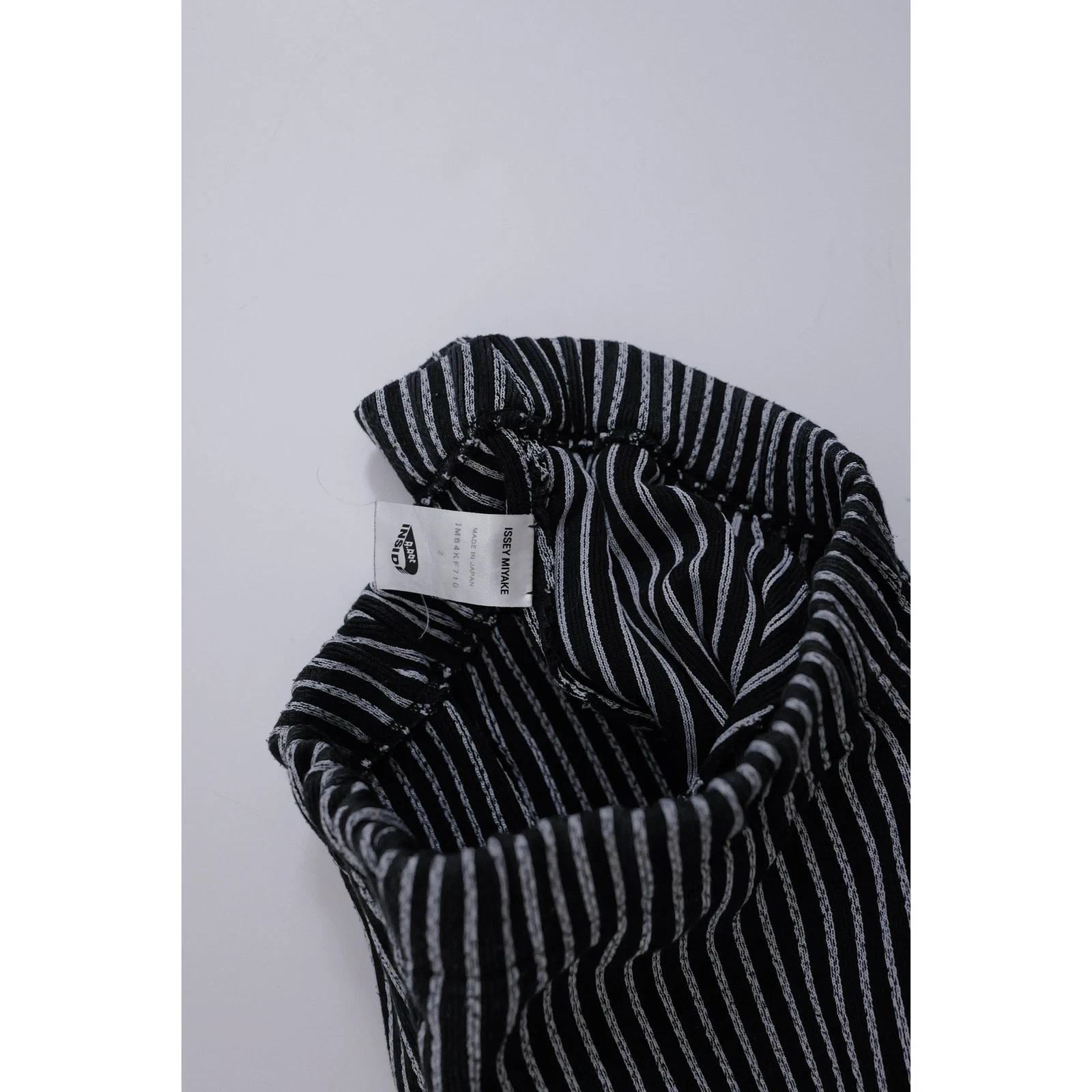 ISSEY MIYAKE Pantalon court Gris vintage, passéist — photo 7