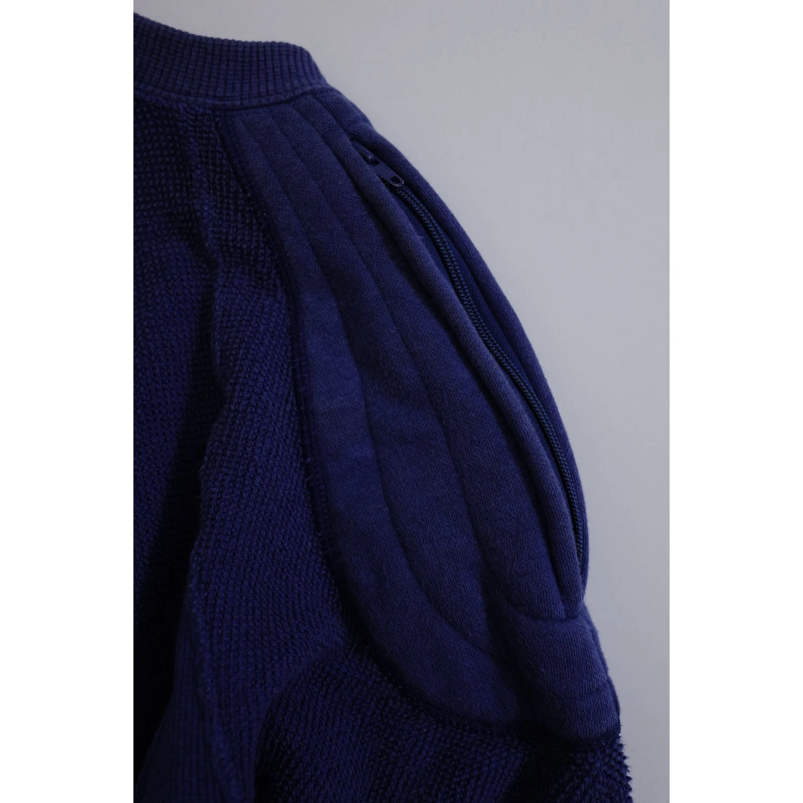 ISSEY MIYAKE Sweat Bleu vintage, passéist — photo 13