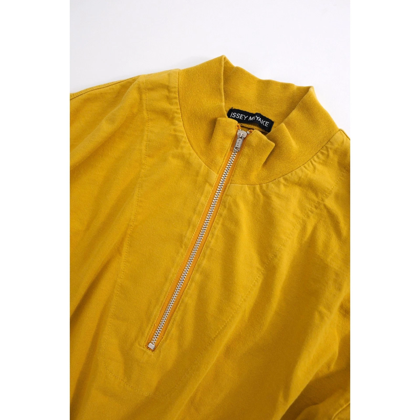 ISSEY MIYAKE Polo Jaune vintage, passéist — photo 5