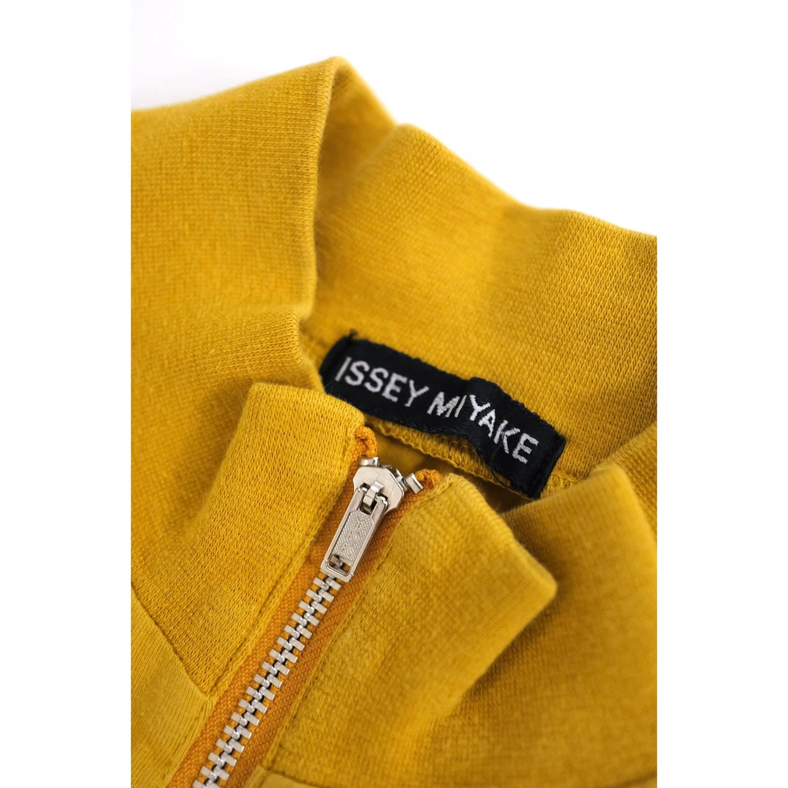ISSEY MIYAKE Polo Jaune vintage, passéist — photo 7