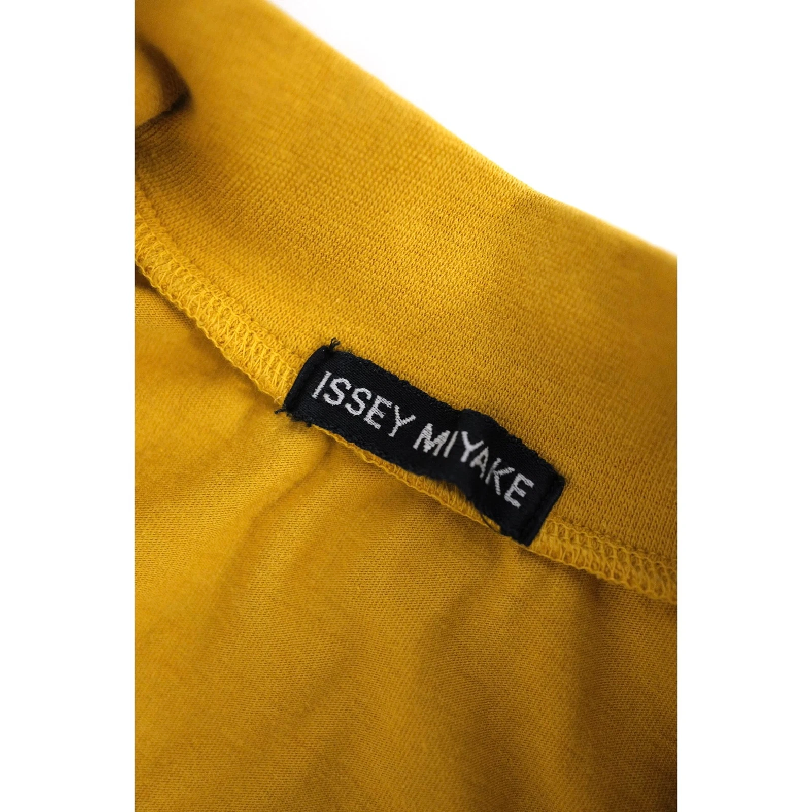 ISSEY MIYAKE Polo Jaune vintage, passéist — photo 8