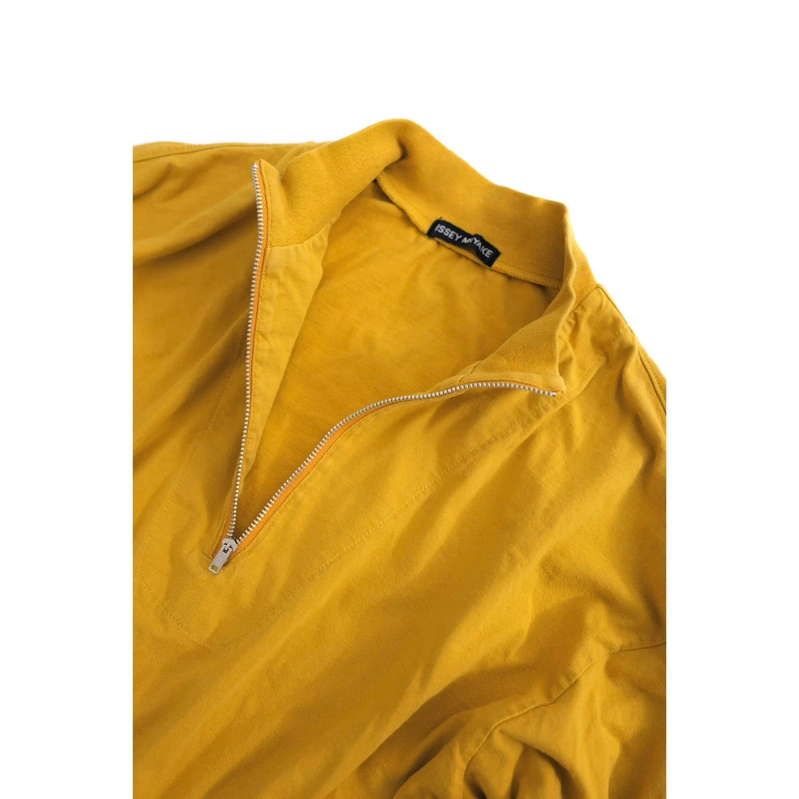 ISSEY MIYAKE Polo Jaune vintage, passéist — photo 9
