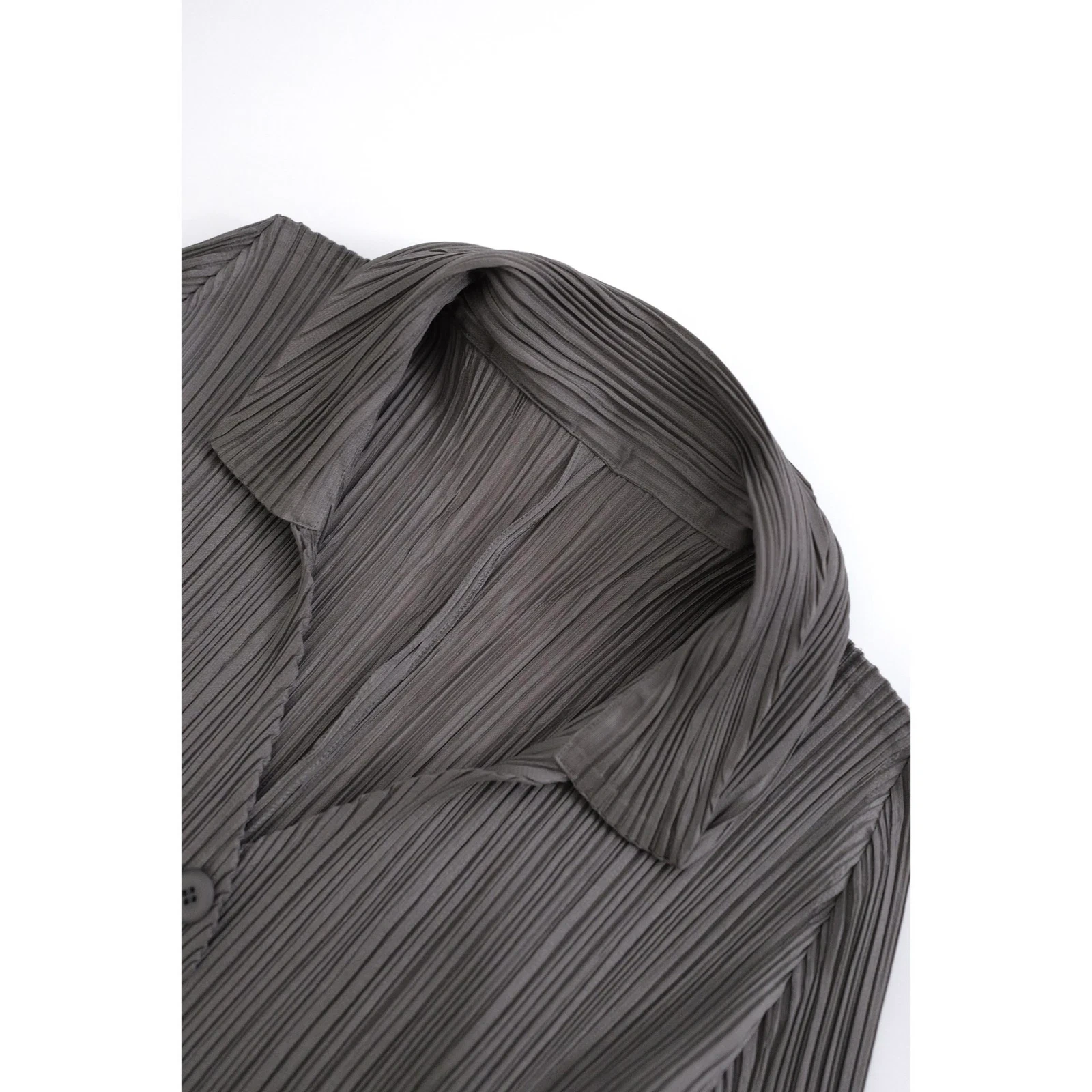 ISSEY MIYAKE Veste courte Gris vintage, passéist — photo 7