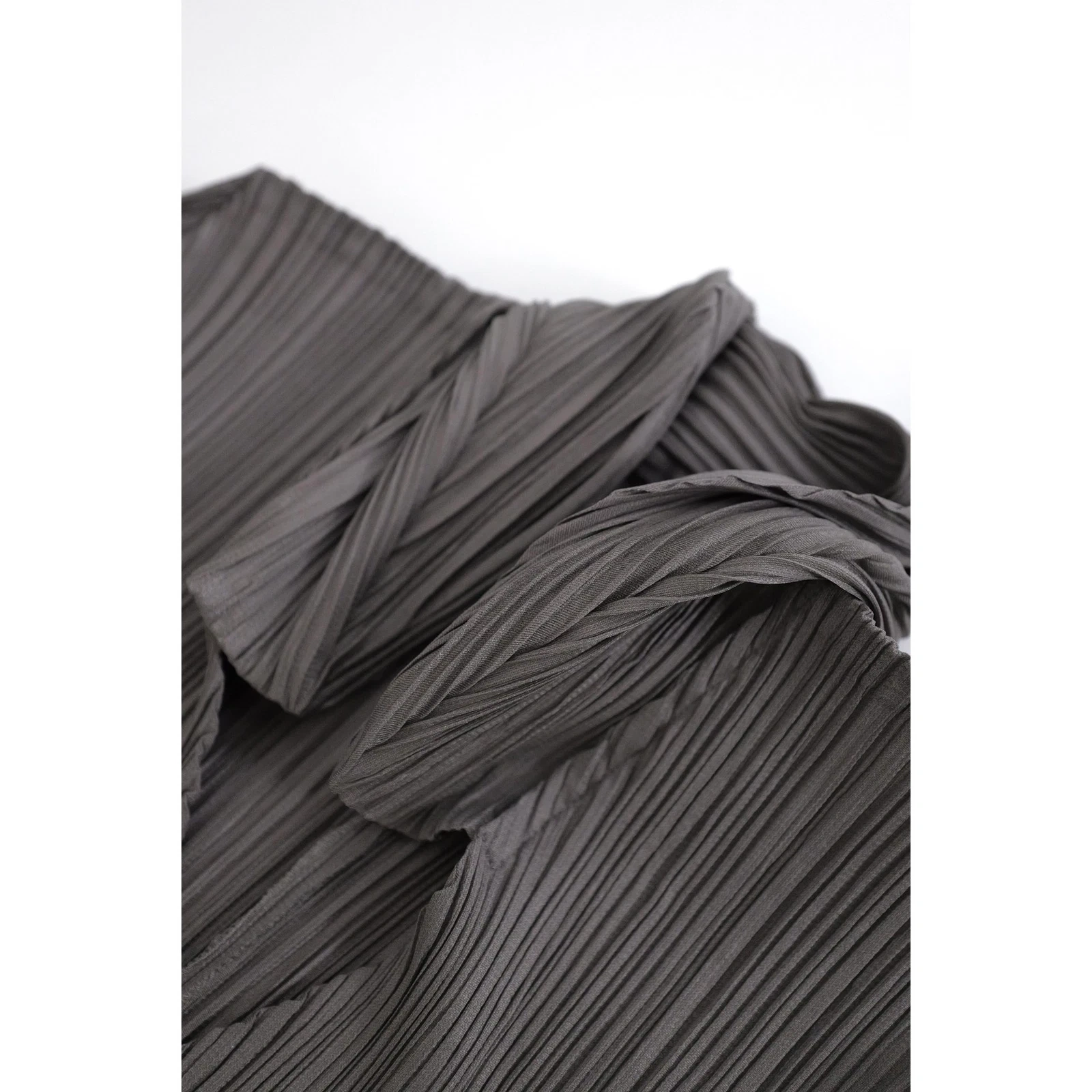 ISSEY MIYAKE Veste courte Gris vintage, passéist — photo 9