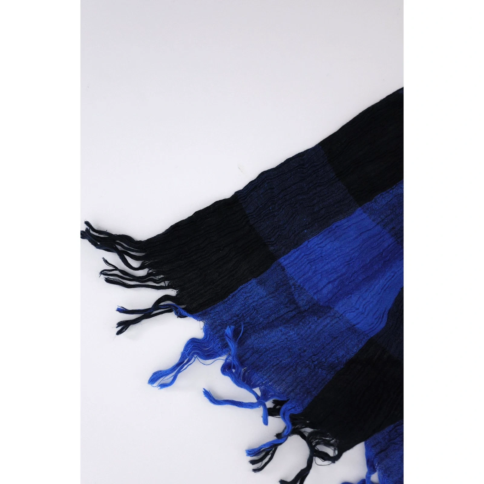 ISSEY MIYAKE Echarpe en soie Marine vintage, passéist — photo 11