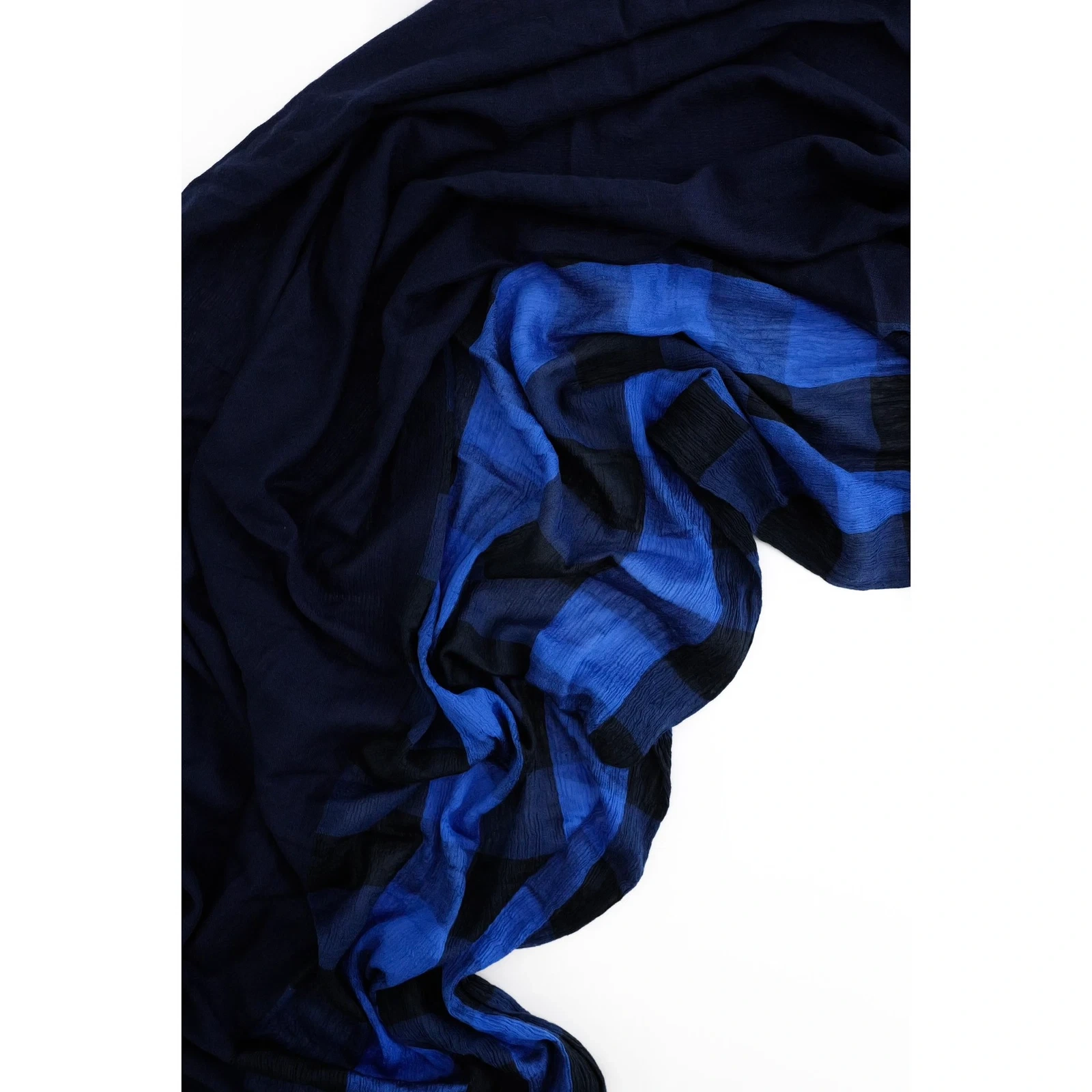 ISSEY MIYAKE Echarpe en soie Marine vintage, passéist — photo 3