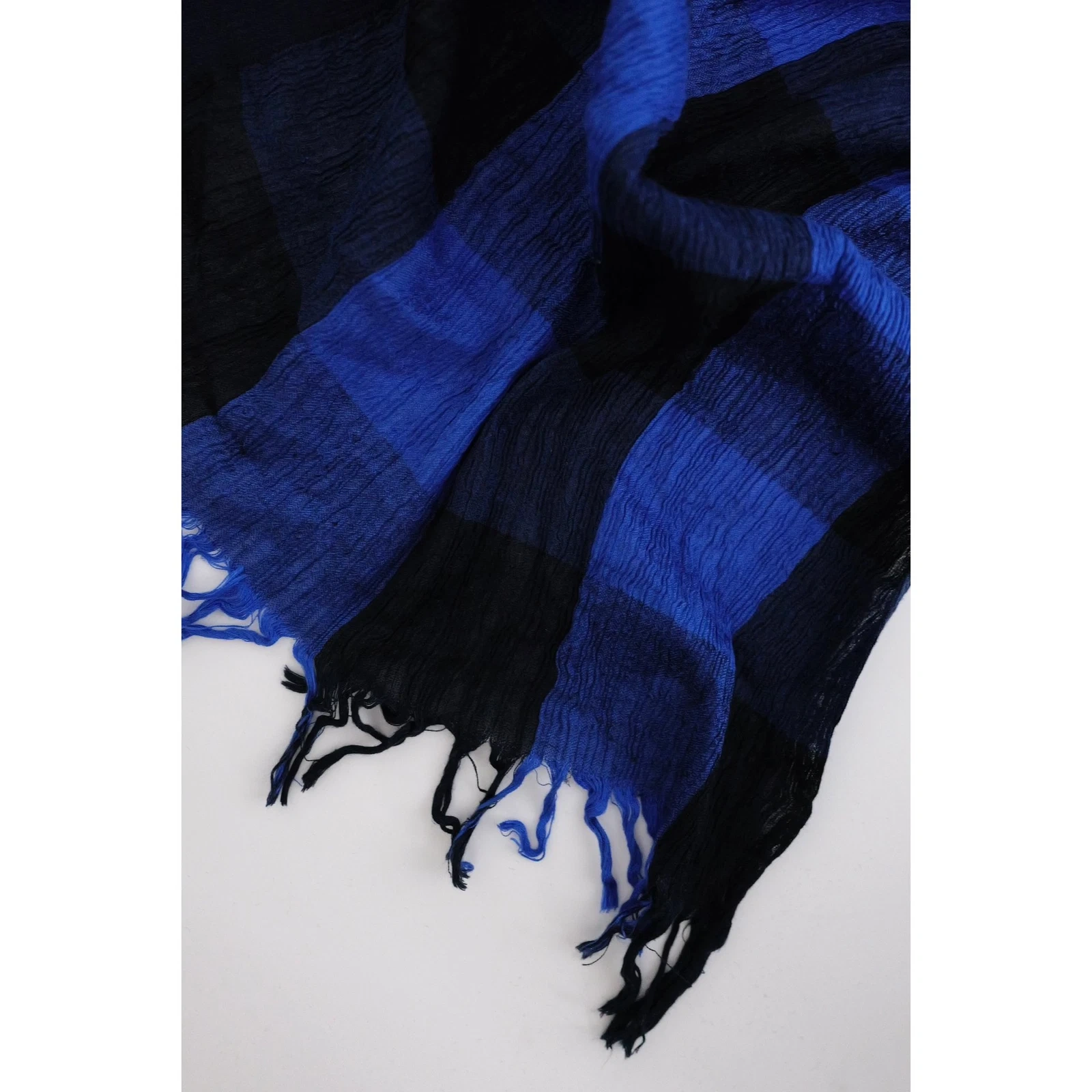 ISSEY MIYAKE Echarpe en soie Marine vintage, passéist — photo 5