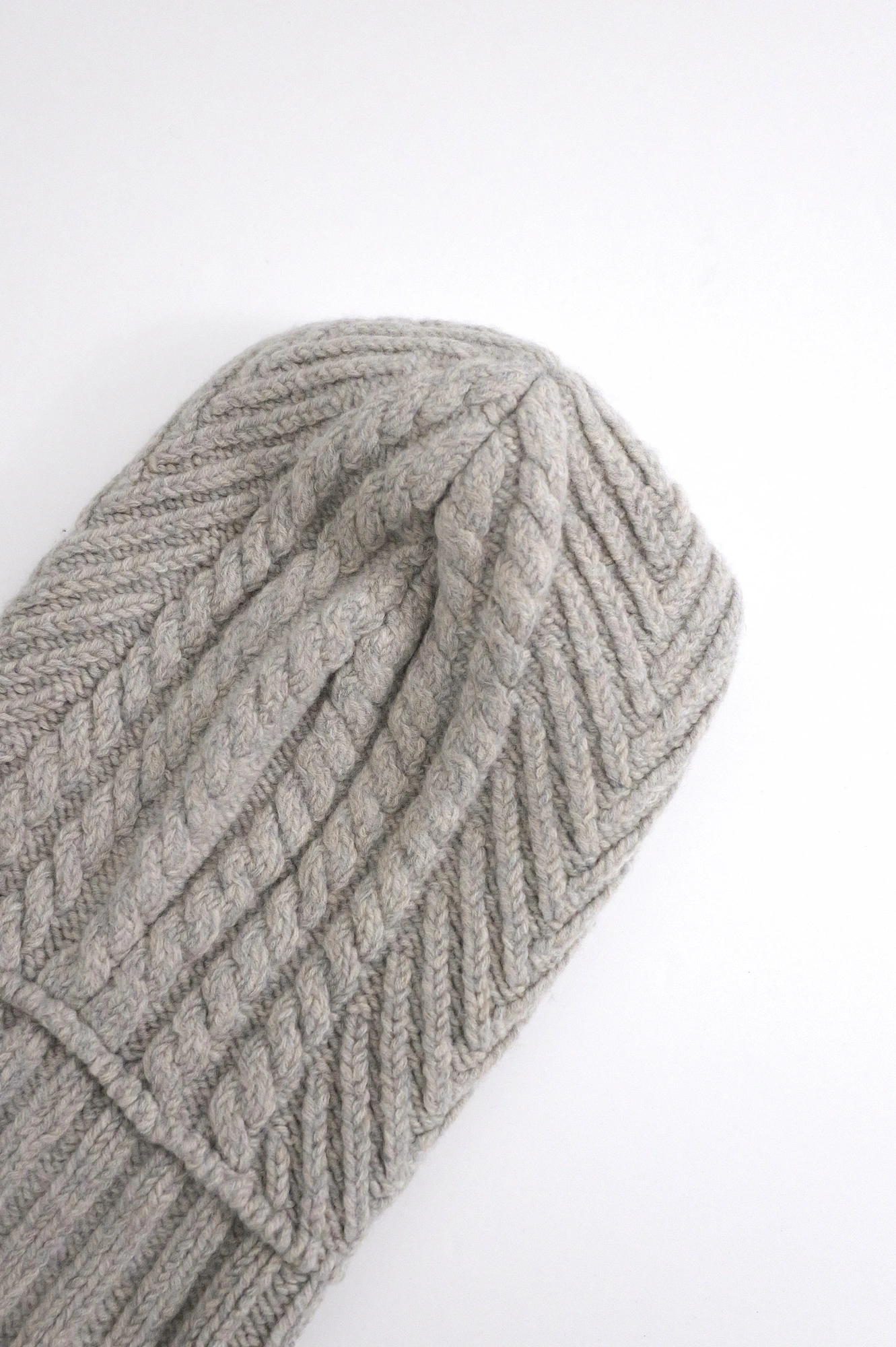 YOHJI YAMAMOTO Bonnet en laine Beige vintage, passéist — photo 9