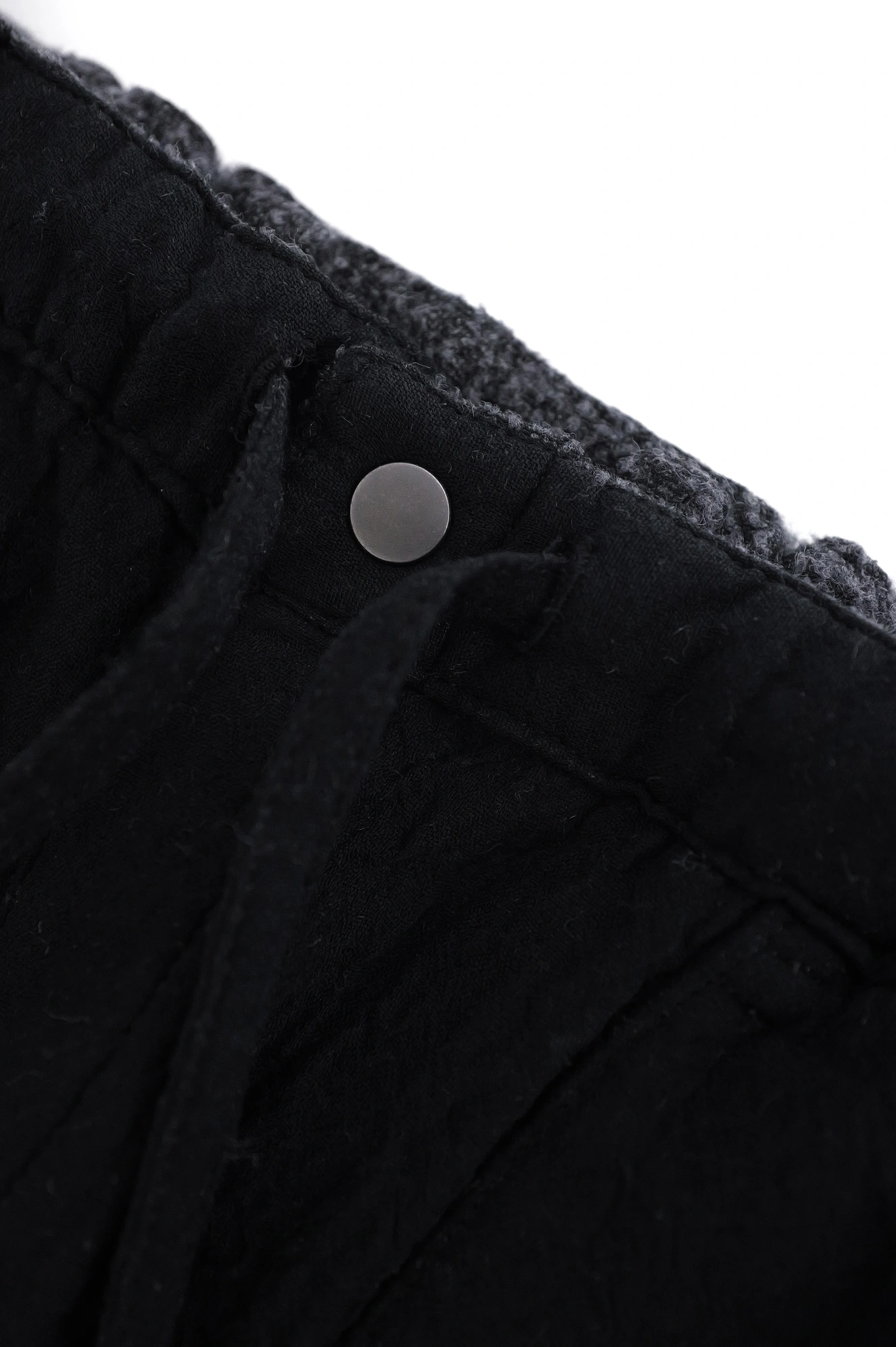 ISSEY MIYAKE Pantalon en laine Noir vintage, passéist — photo 4