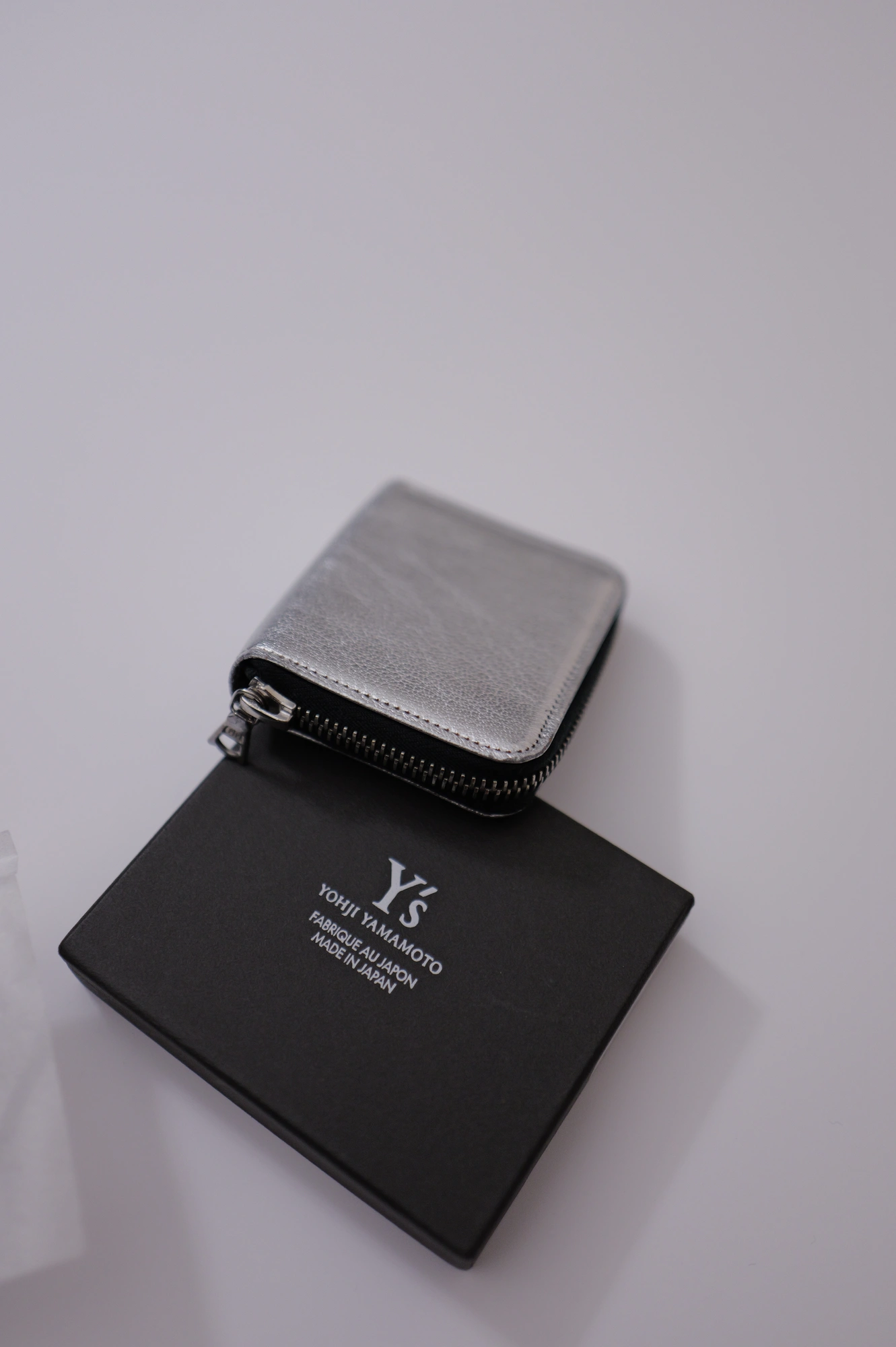 YOHJI YAMAMOTO Portefeuille en cuir verni Métal vintage, passéist — photo 2