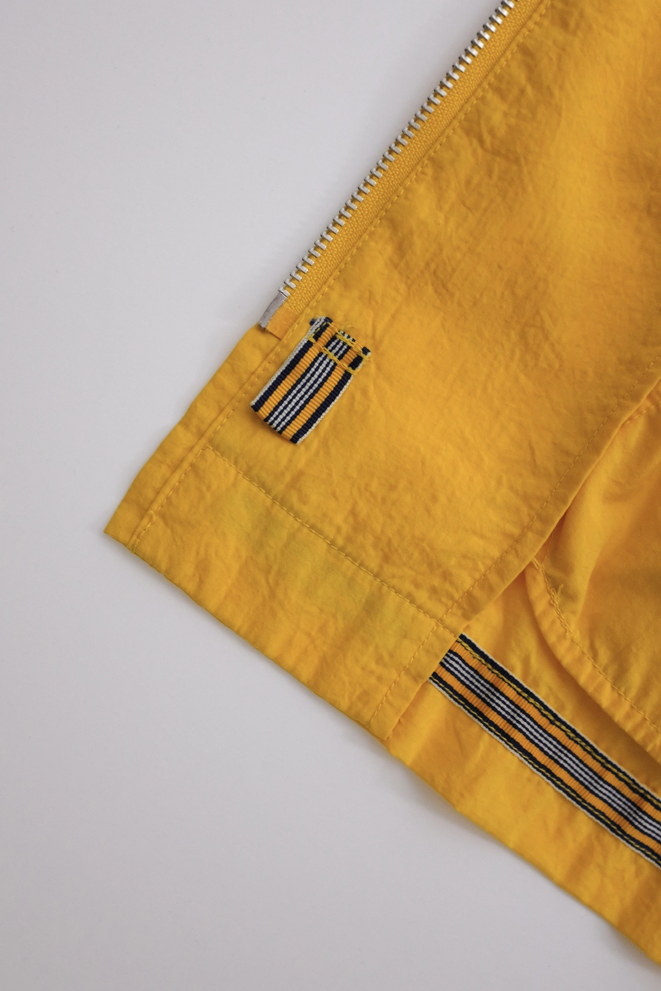 ISSEY MIYAKE Blouson Jaune vintage, passéist — photo 14