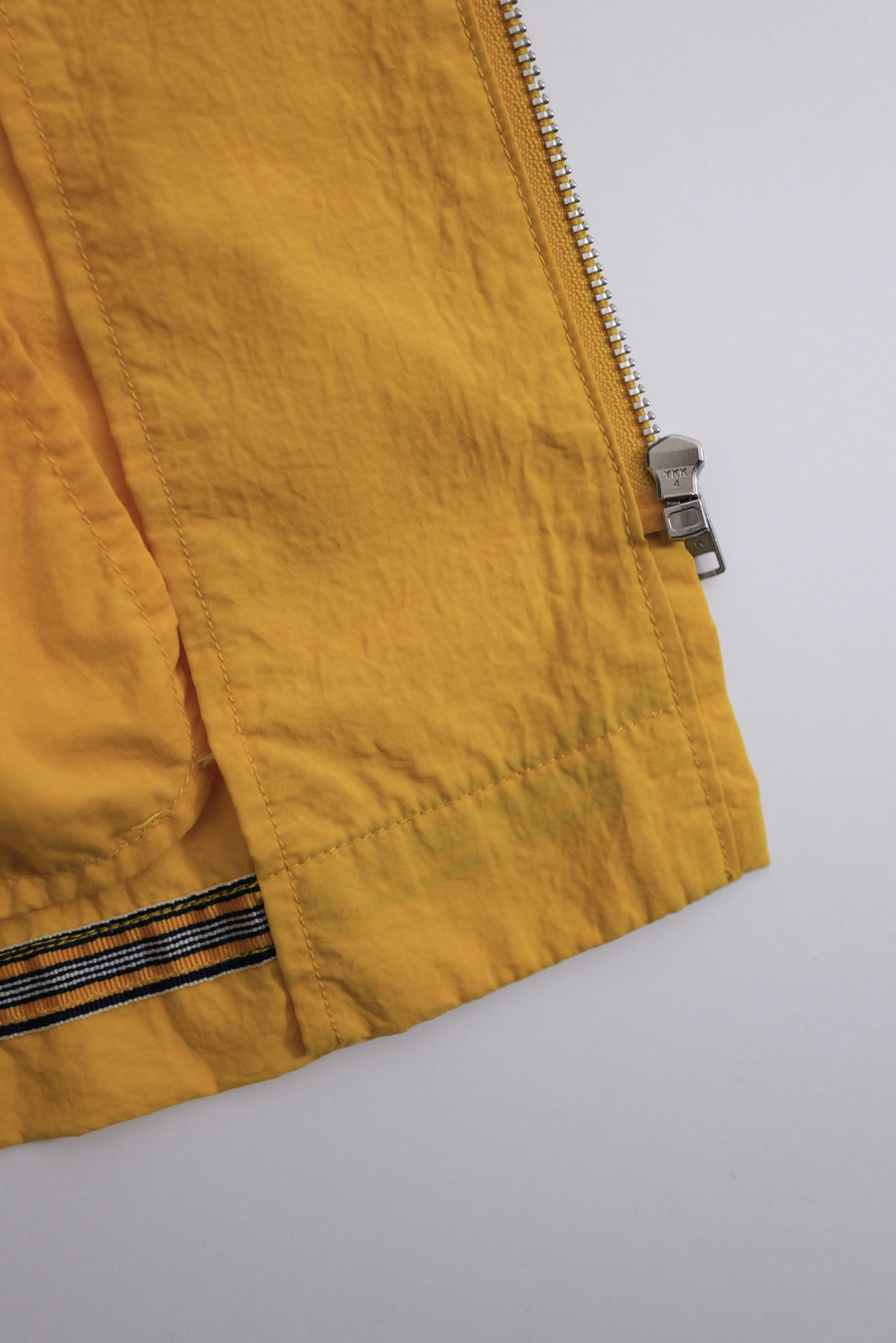 ISSEY MIYAKE Blouson Jaune vintage, passéist — photo 18