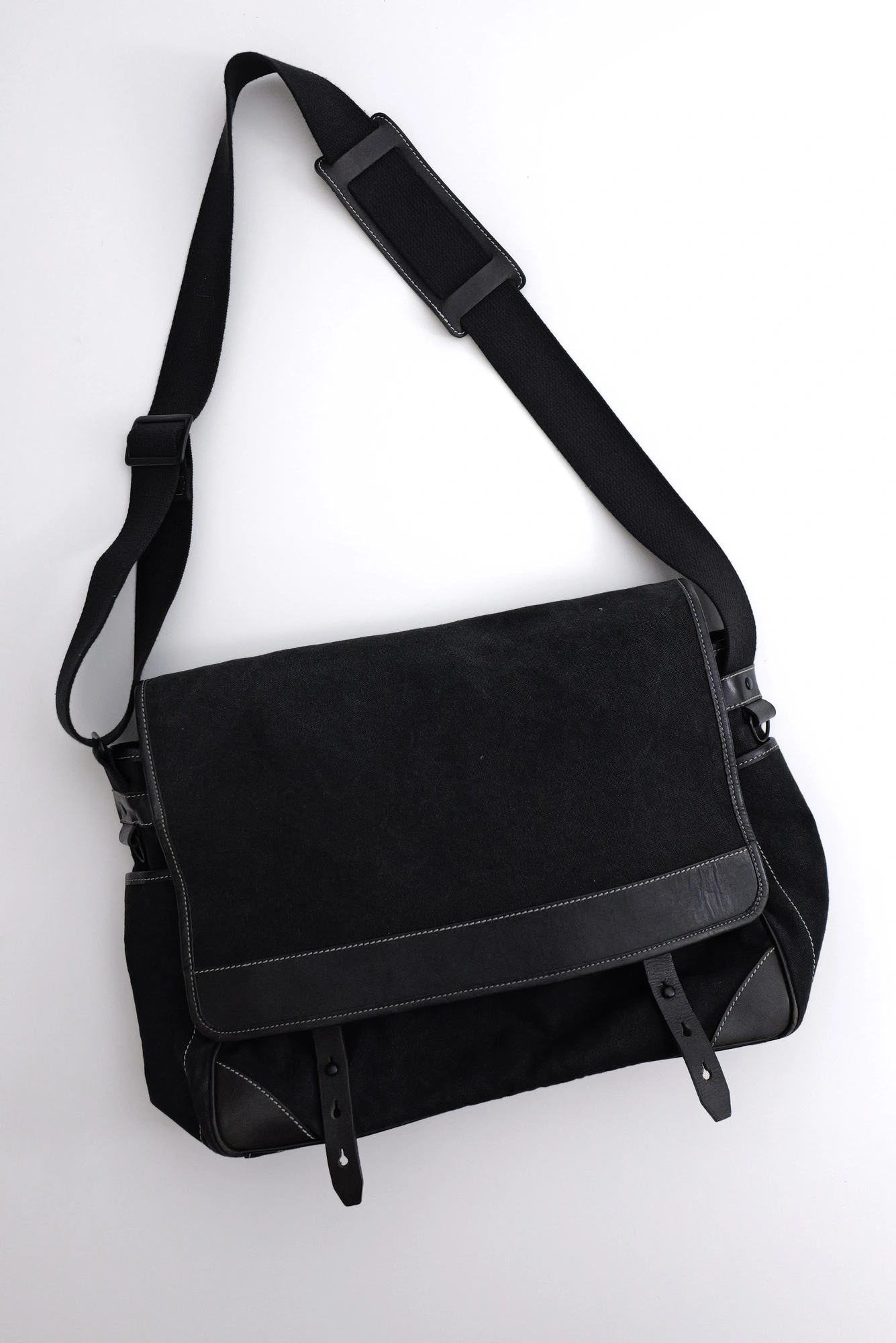 ISSEY MIYAKE Cartable en toile Noir vintage, passéist — photo 1