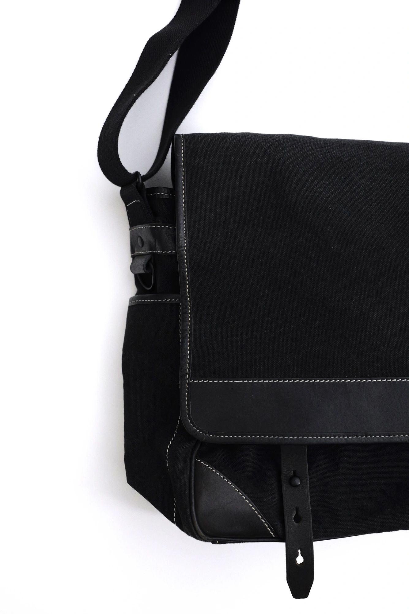 ISSEY MIYAKE Cartable en toile Noir vintage, passéist — photo 3