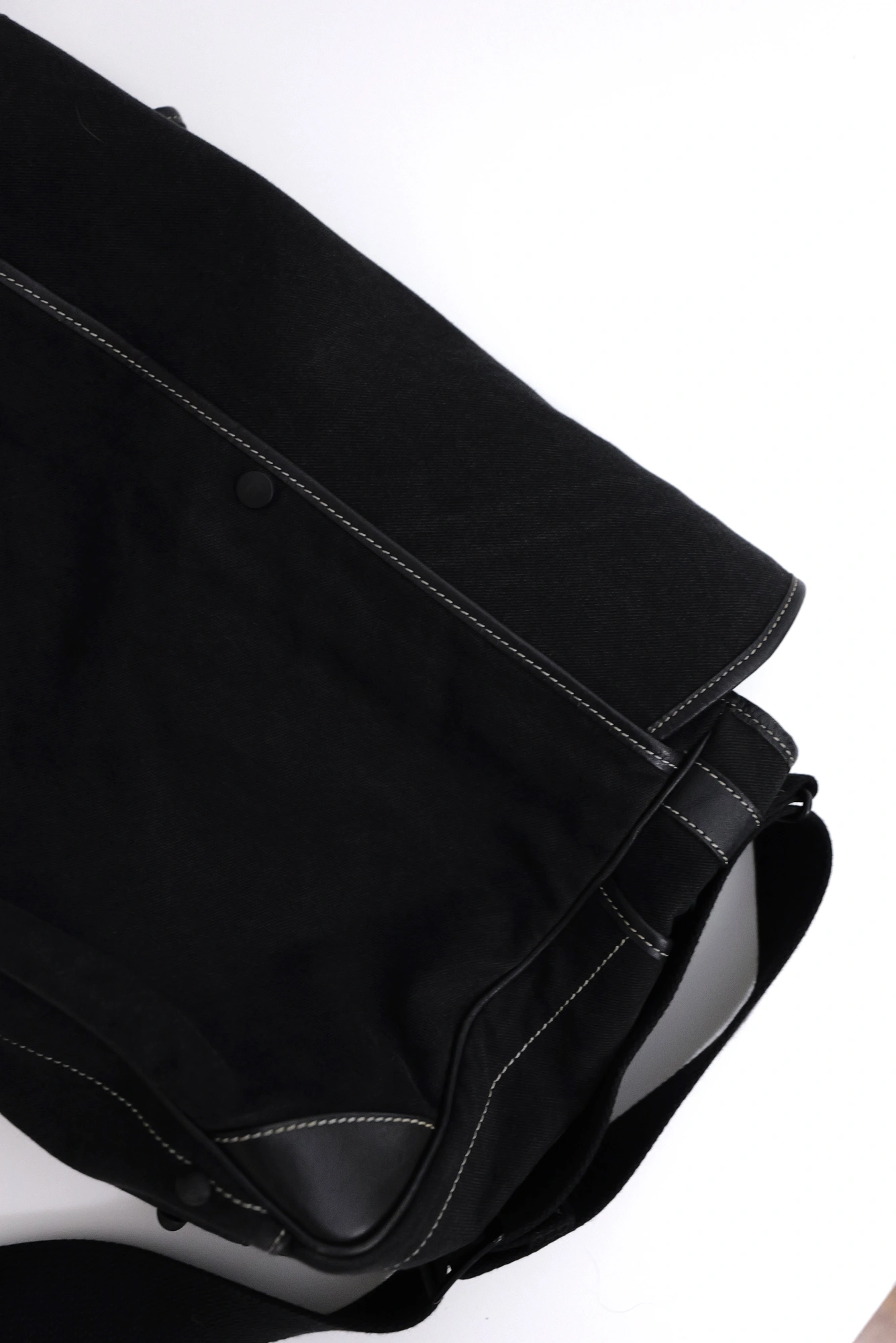 ISSEY MIYAKE Cartable en toile Noir vintage, passéist — photo 22