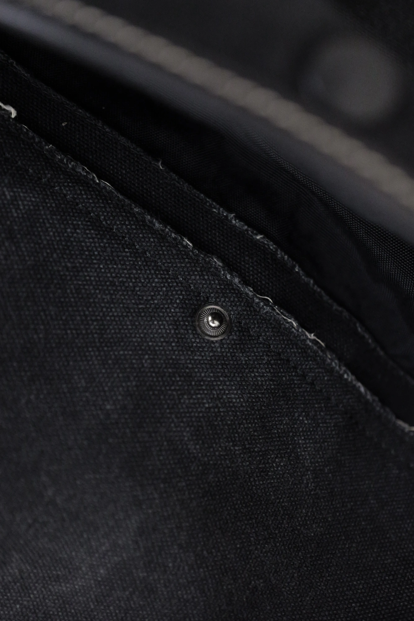 ISSEY MIYAKE Cartable en toile Noir vintage, passéist — photo 24