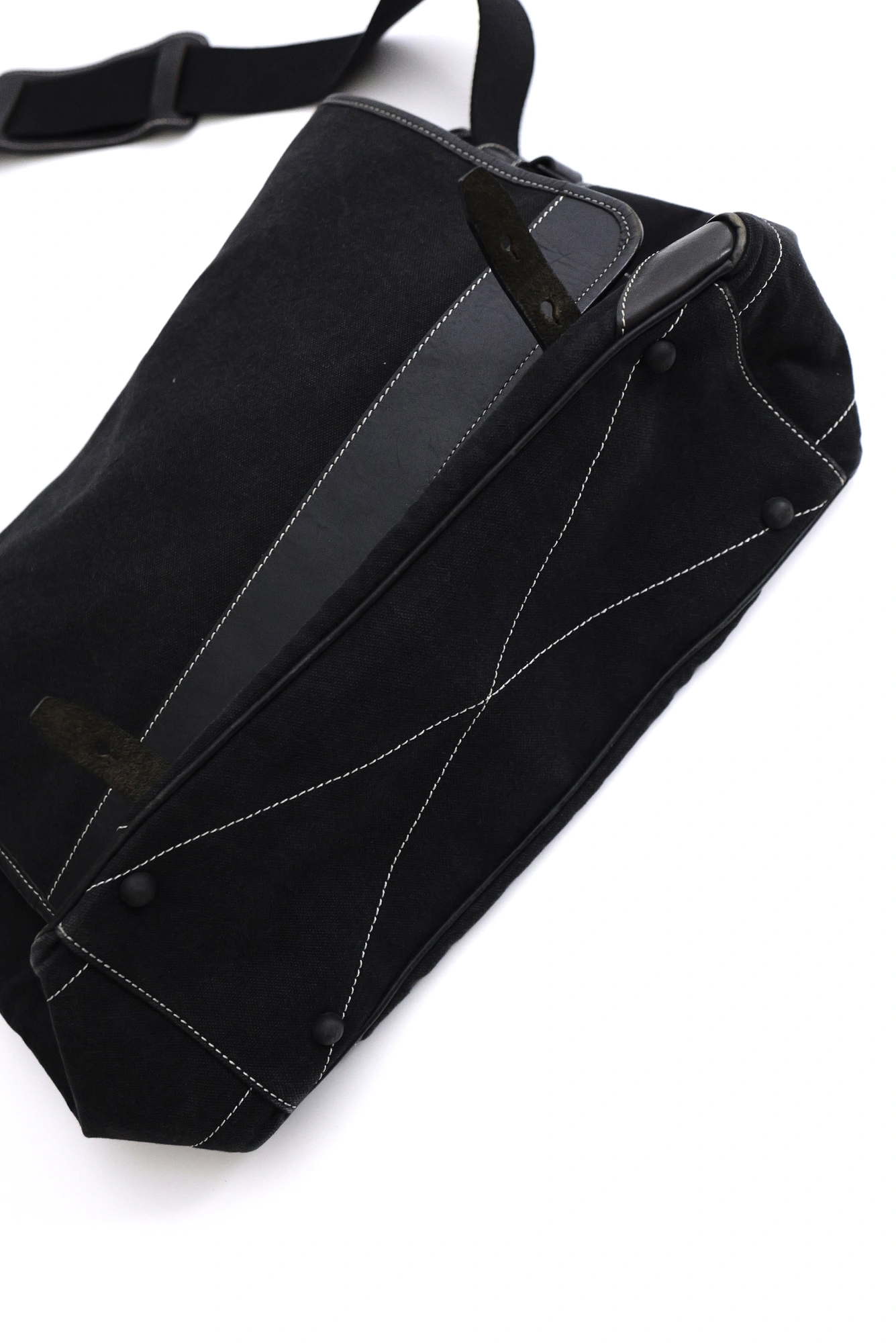 ISSEY MIYAKE Cartable en toile Noir vintage, passéist — photo 6