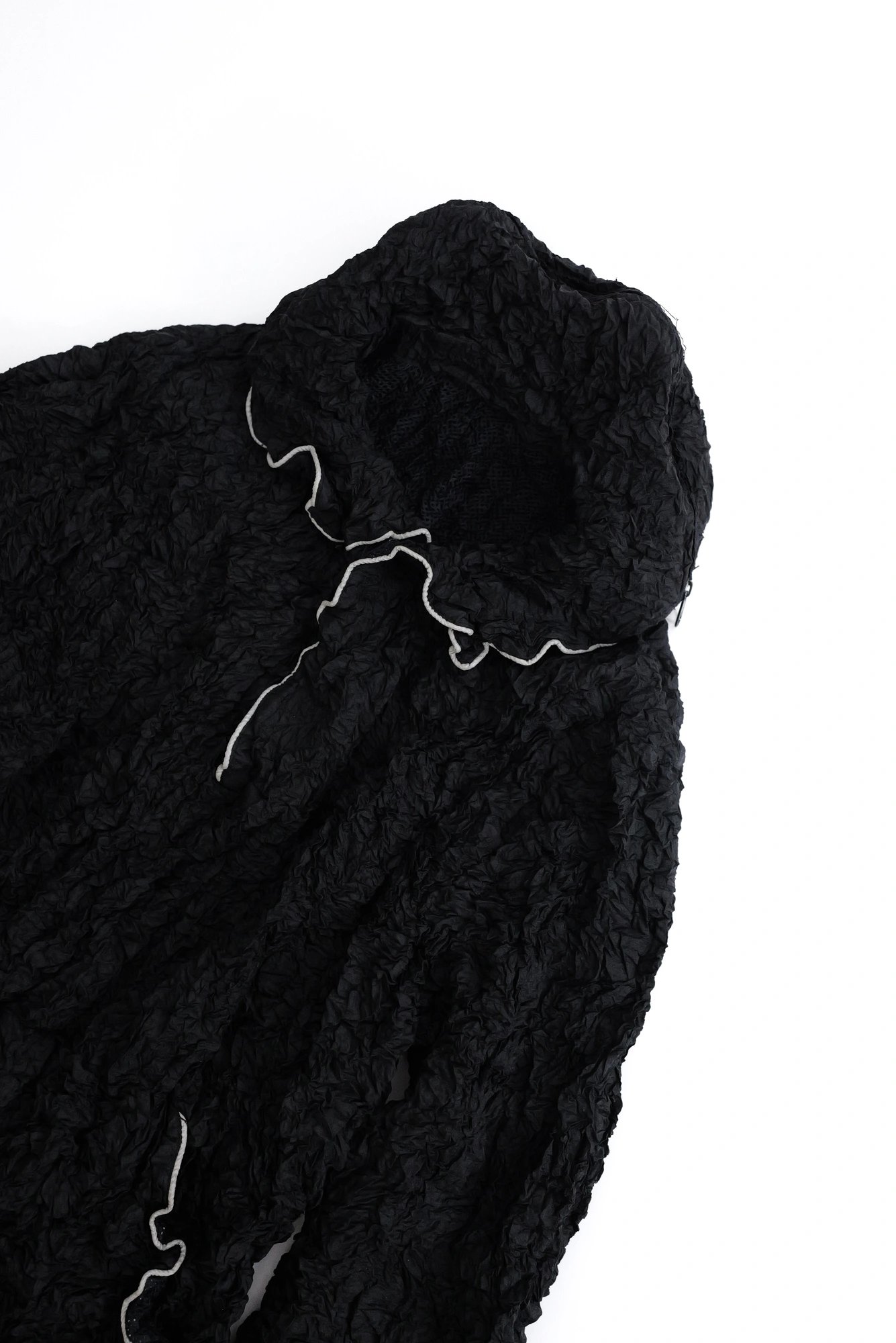 ISSEY MIYAKE Blouson Noir vintage, passéist — photo 2