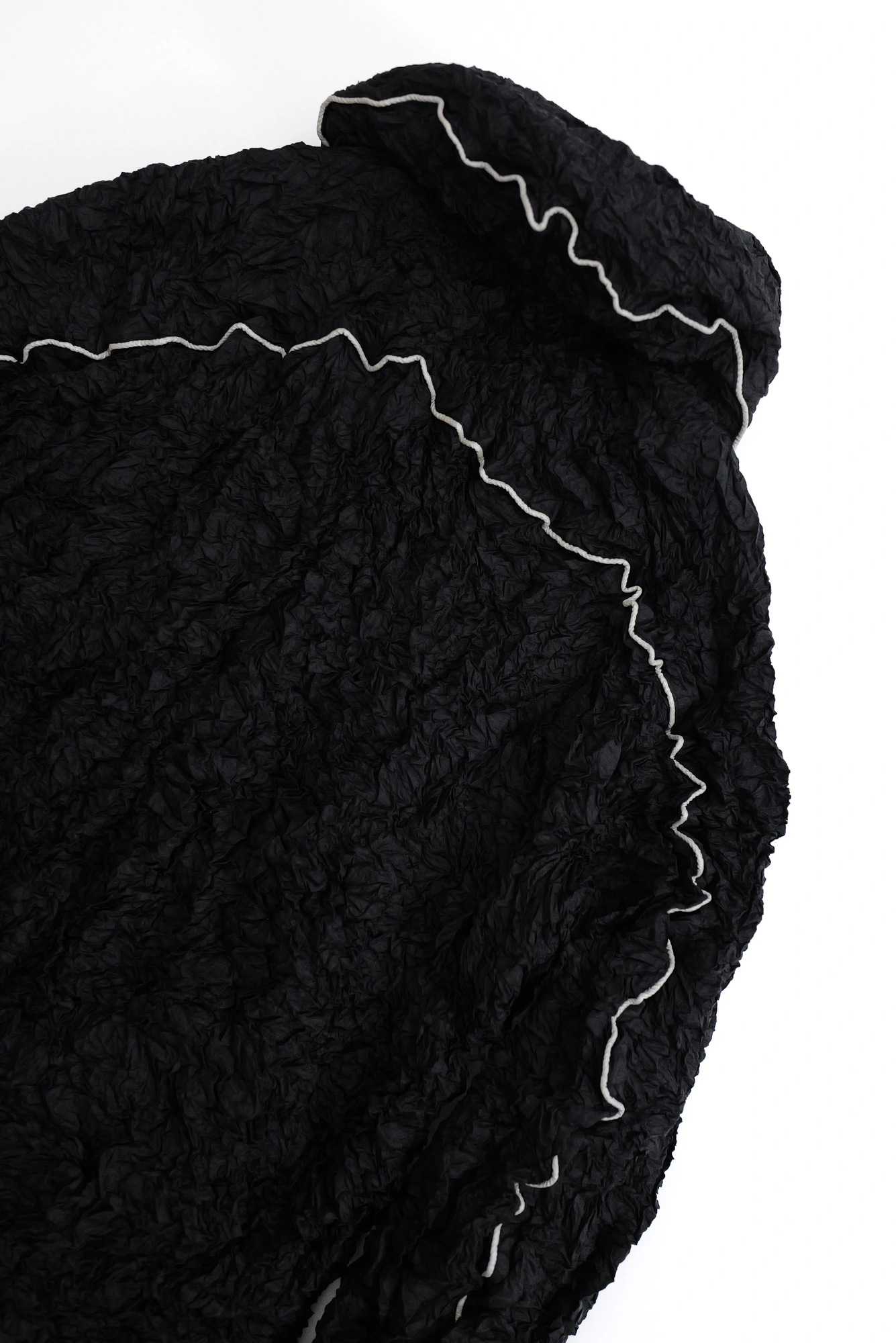 ISSEY MIYAKE Blouson Noir vintage, passéist — photo 12