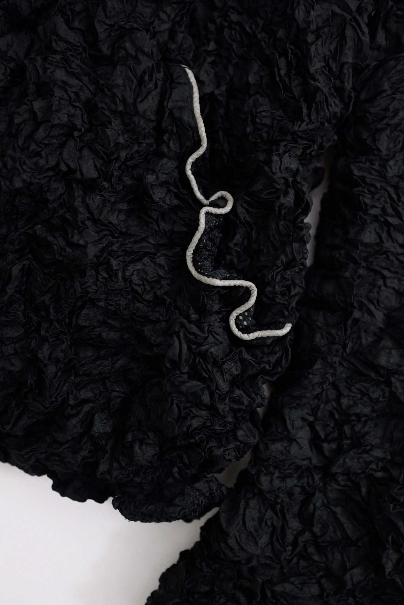 ISSEY MIYAKE Blouson Noir vintage, passéist — photo 5