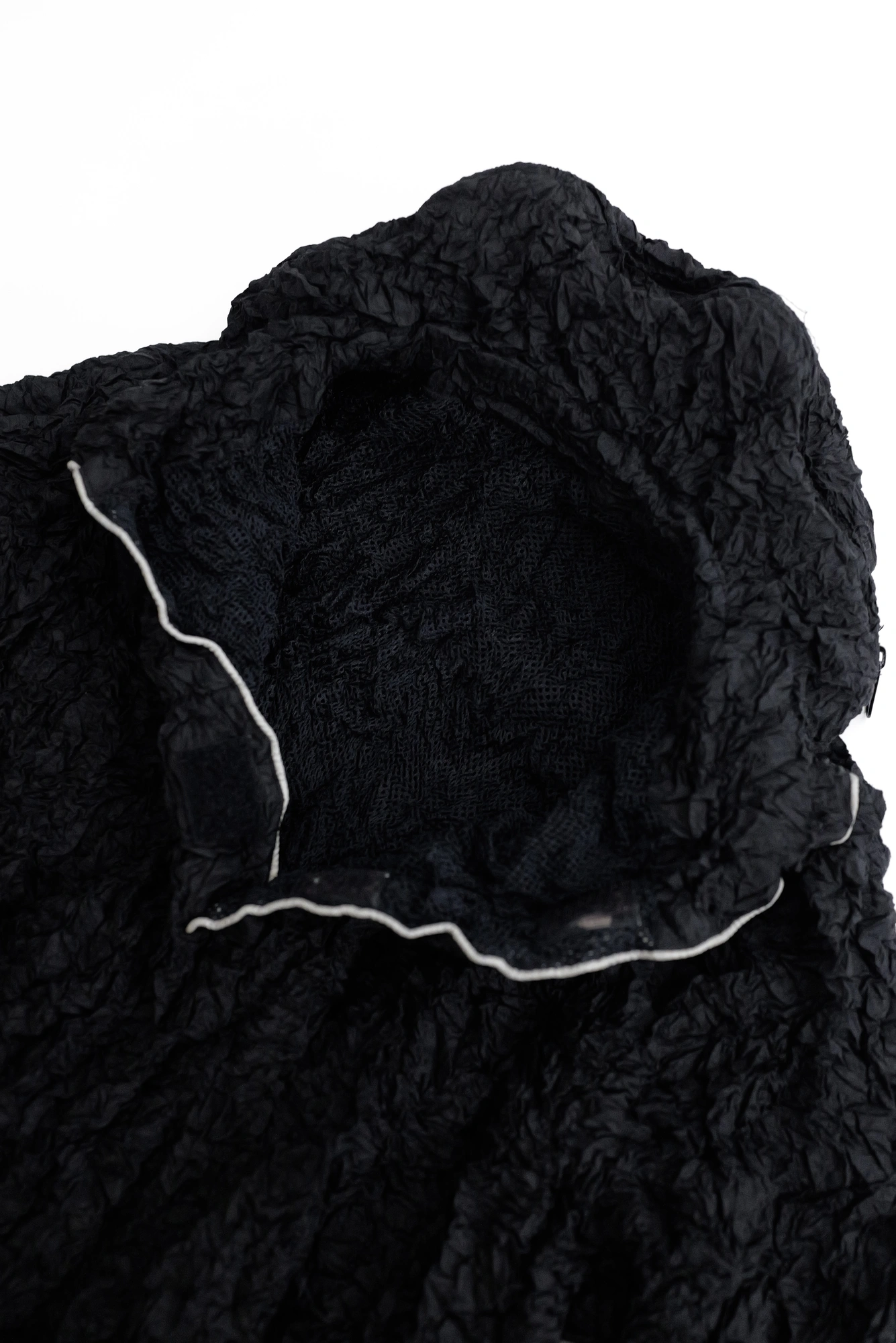 ISSEY MIYAKE Blouson Noir vintage, passéist — photo 8