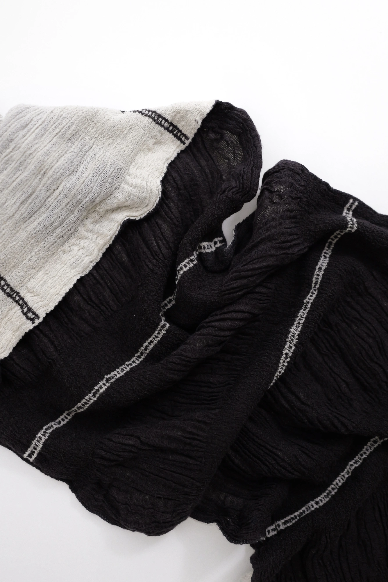 ISSEY MIYAKE Echarpe en cachemire Marron vintage, passéist — photo 4