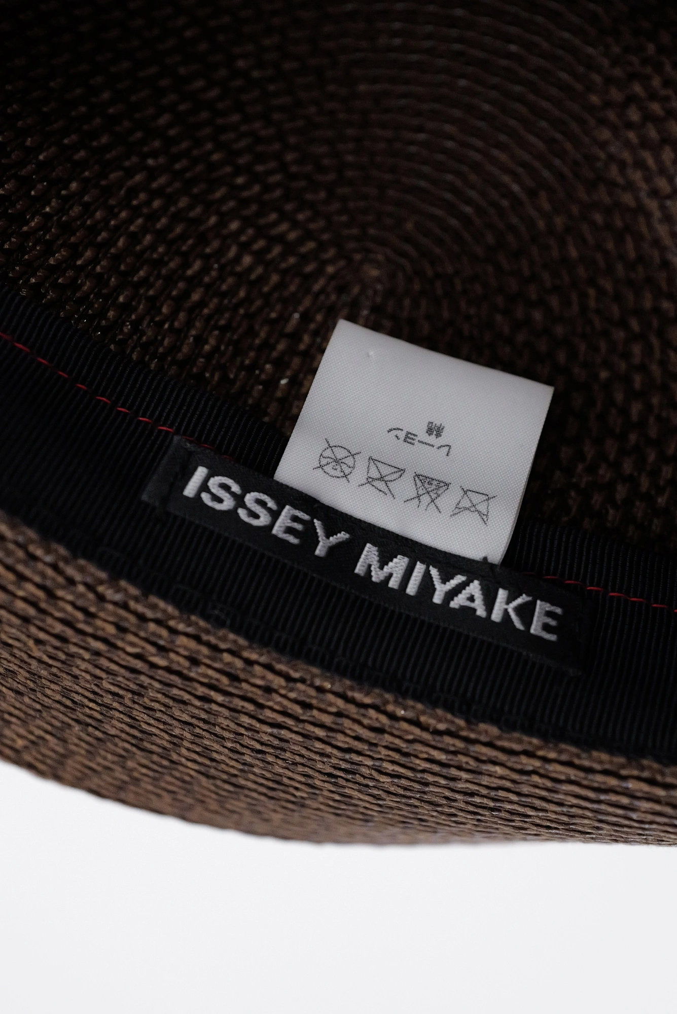 ISSEY MIYAKE Chapeau / bonnet Marron vintage, passéist — photo 11