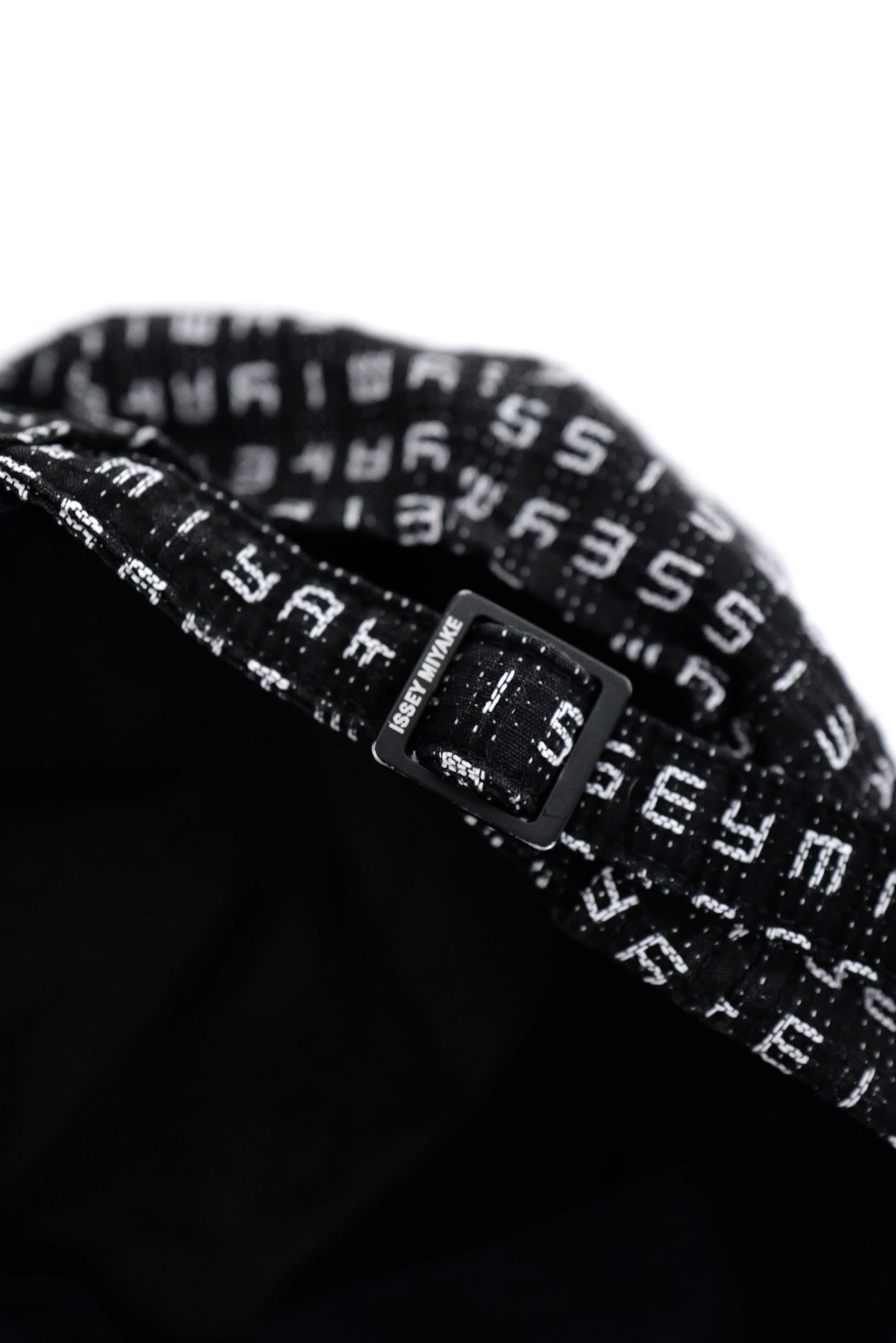ISSEY MIYAKE Casquette Noir vintage, passéist — photo 12
