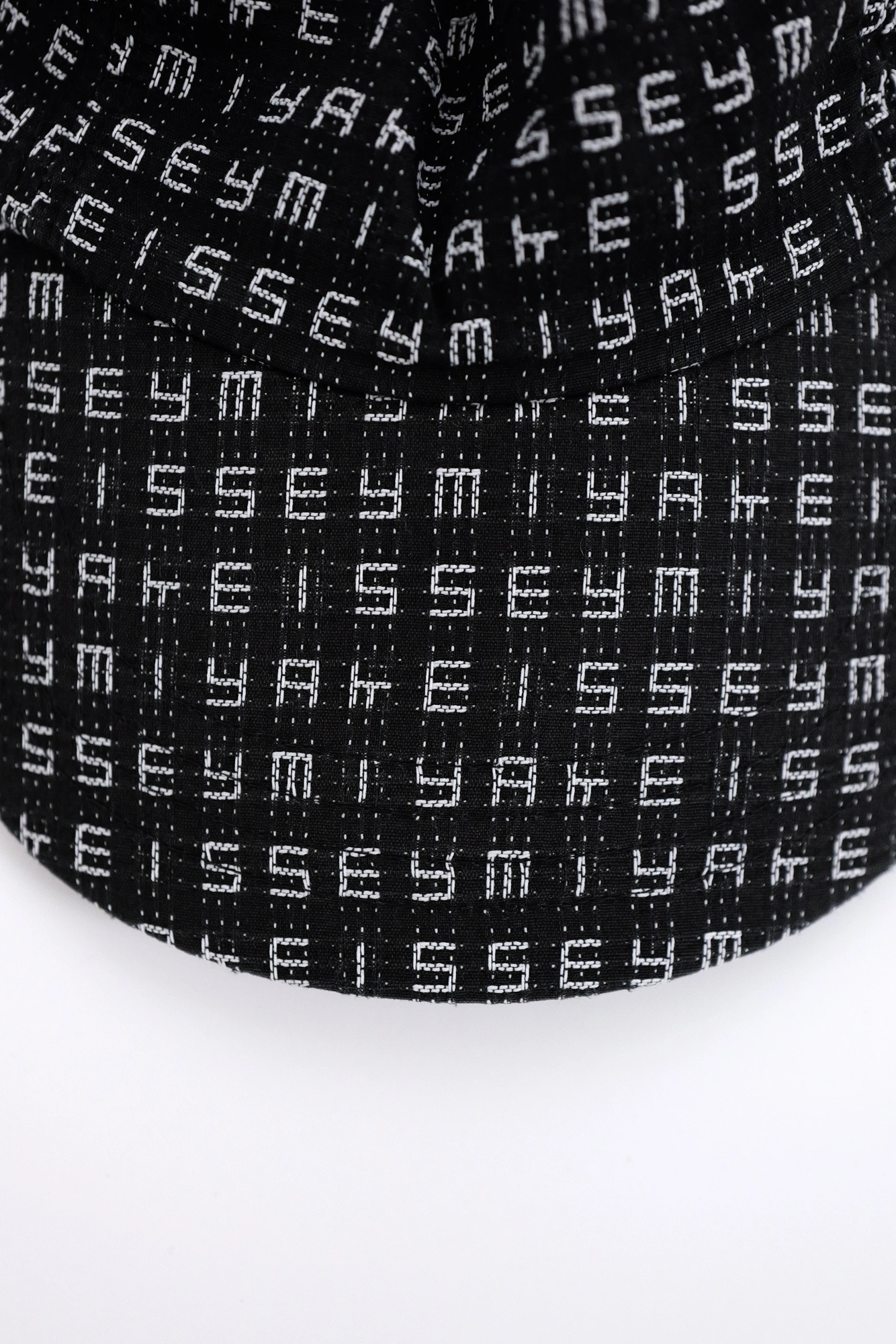 ISSEY MIYAKE Casquette Noir vintage, passéist — photo 13