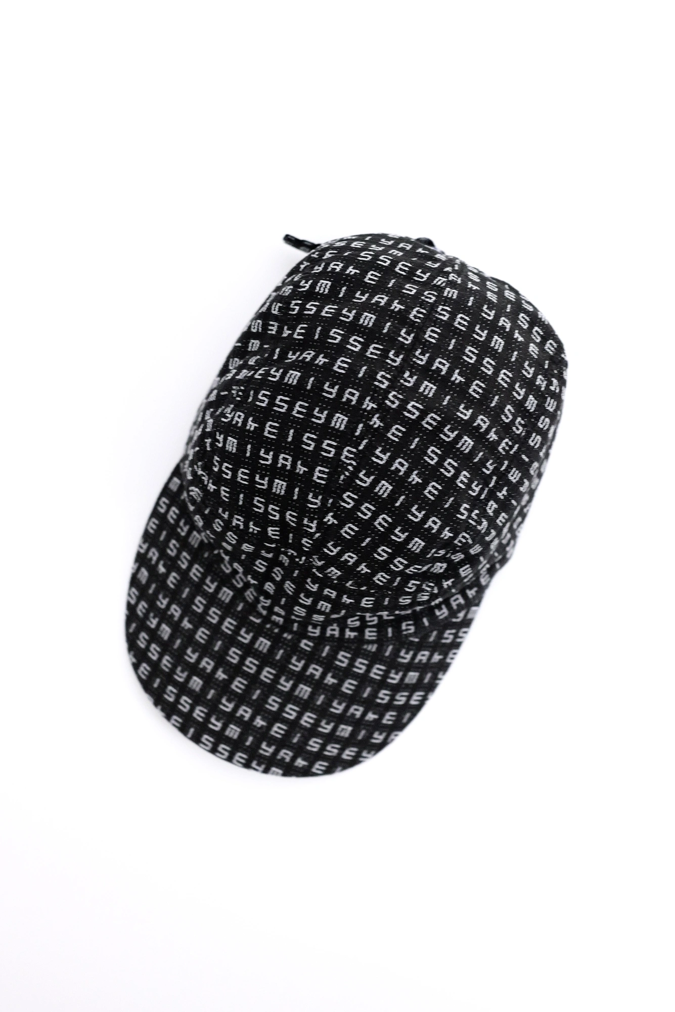 ISSEY MIYAKE Casquette Noir vintage, passéist — photo 5