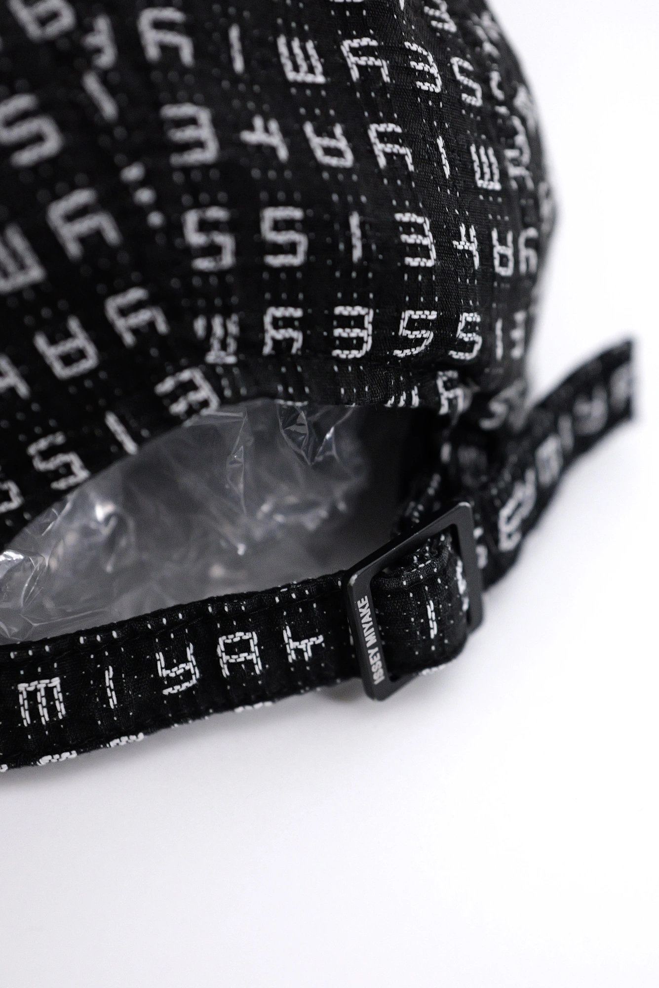 ISSEY MIYAKE Casquette Noir vintage, passéist — photo 7