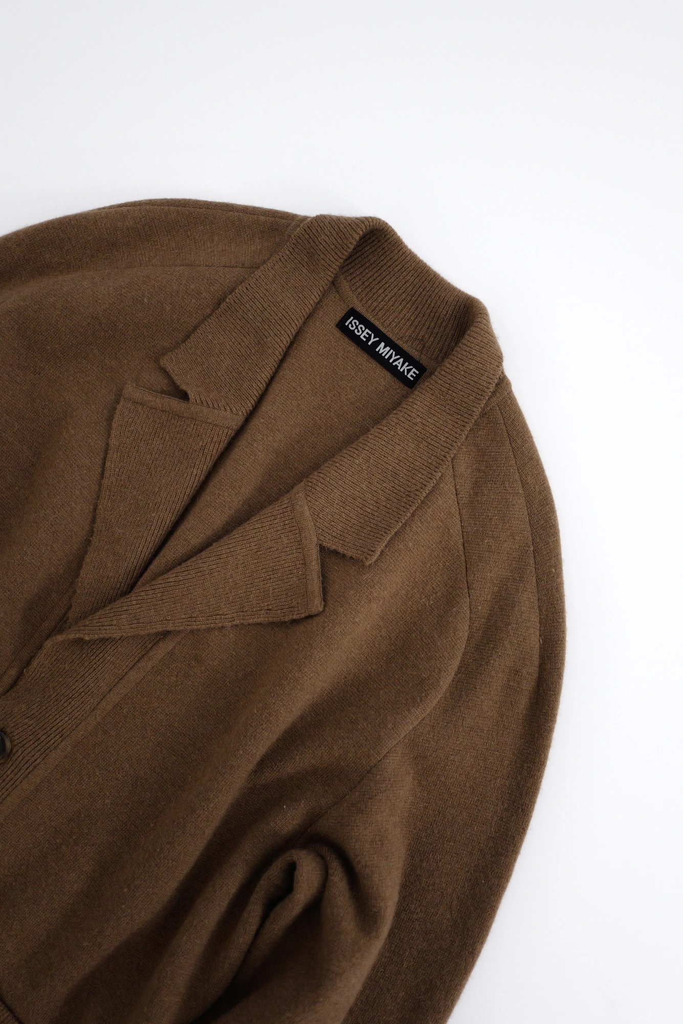 ISSEY MIYAKE Cardigan en laine Marron vintage, passéist — photo 2