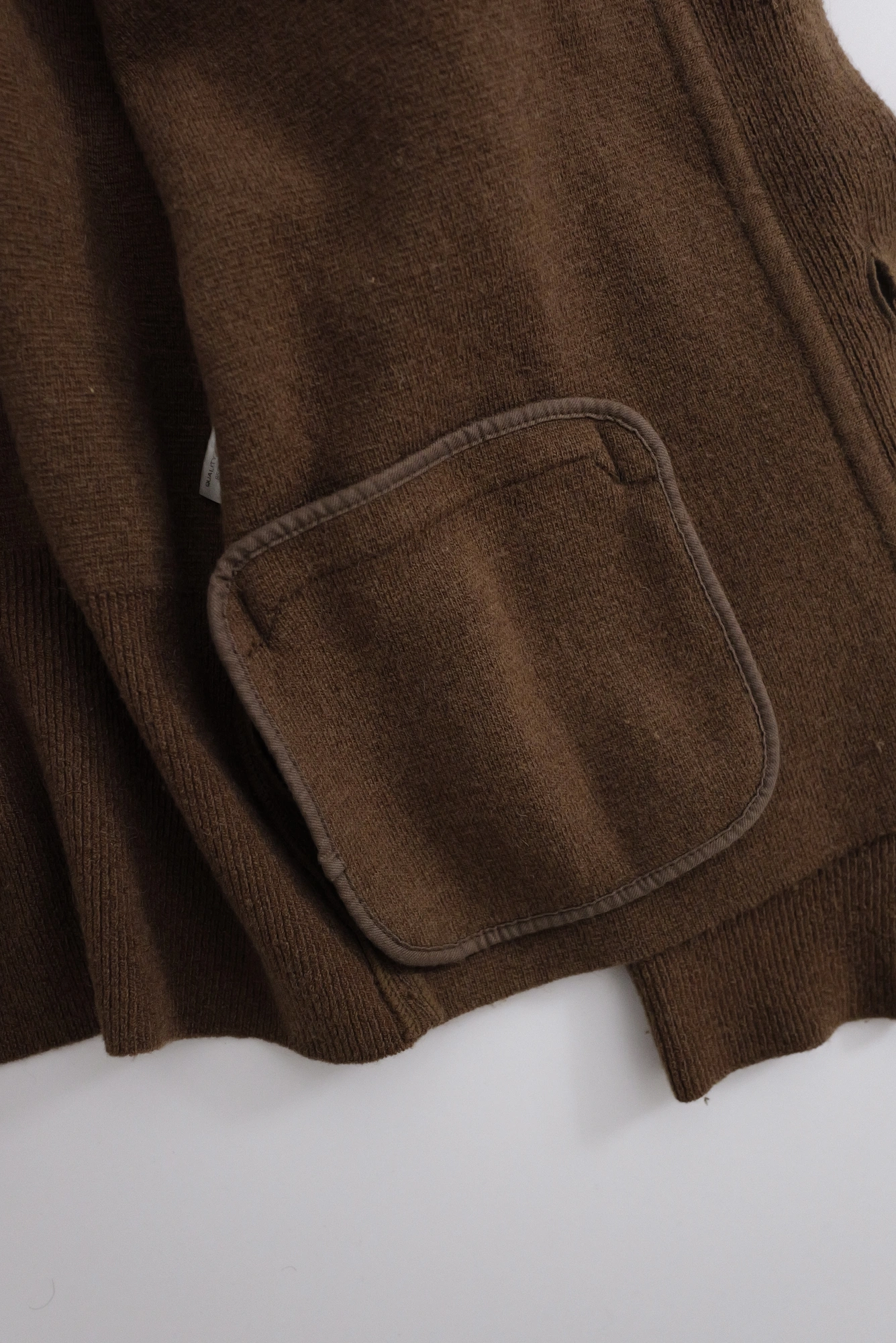 ISSEY MIYAKE Cardigan en laine Marron vintage, passéist — photo 9