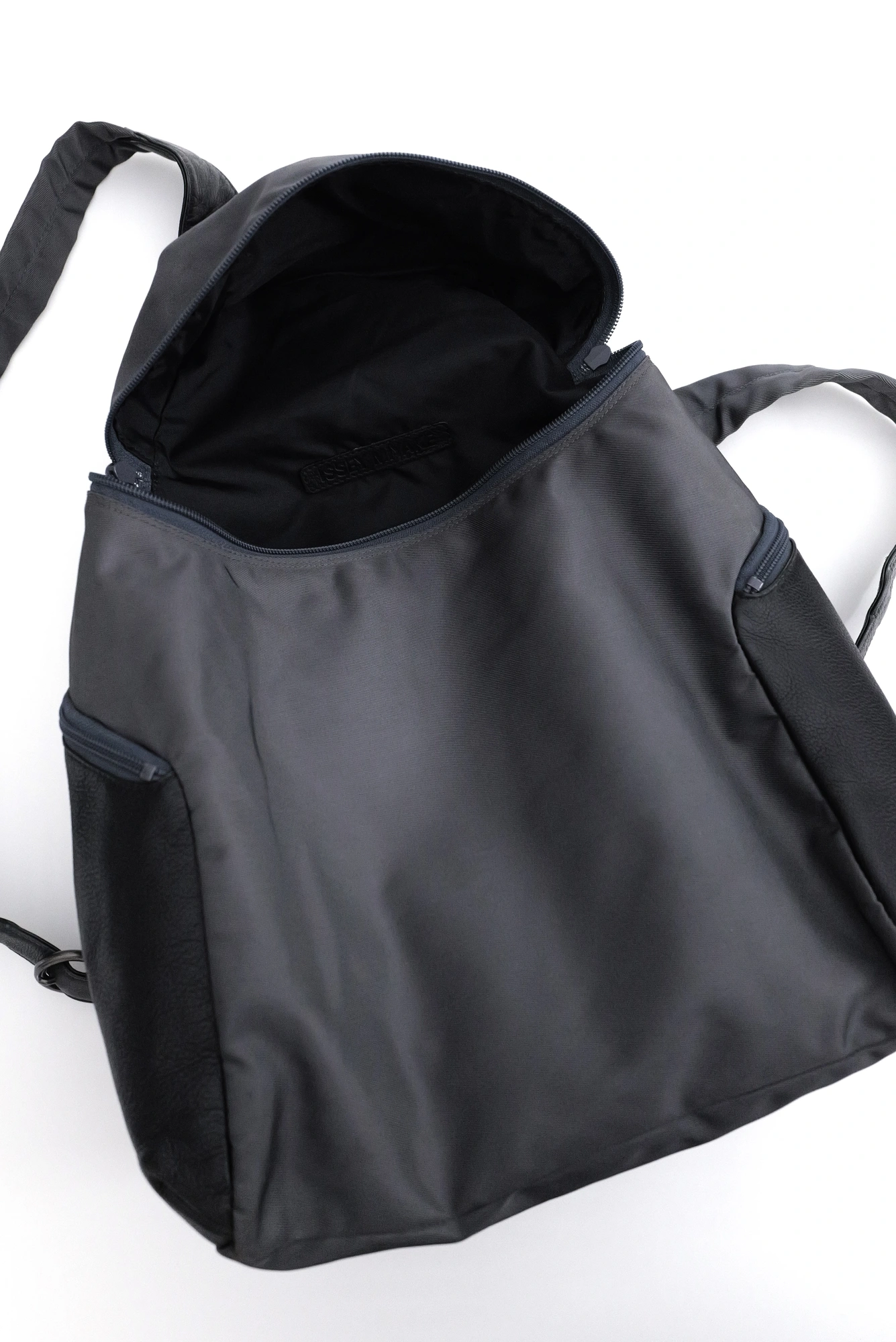 ISSEY MIYAKE Sac cartable Gris vintage, passéist — photo 14