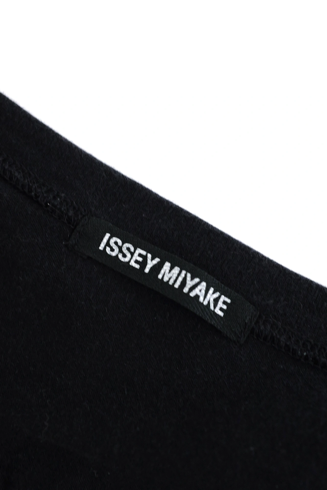 ISSEY MIYAKE Tee shirt Noir vintage, passéist — photo 3