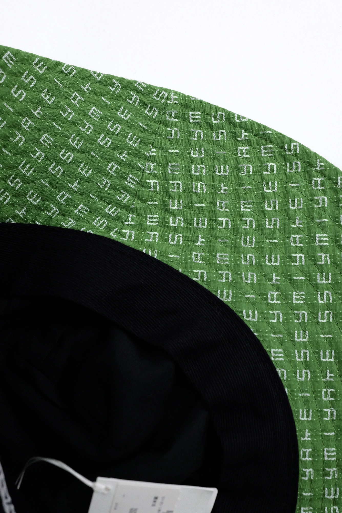 ISSEY MIYAKE Chapeau / bonnet Vert vintage, passéist — photo 12
