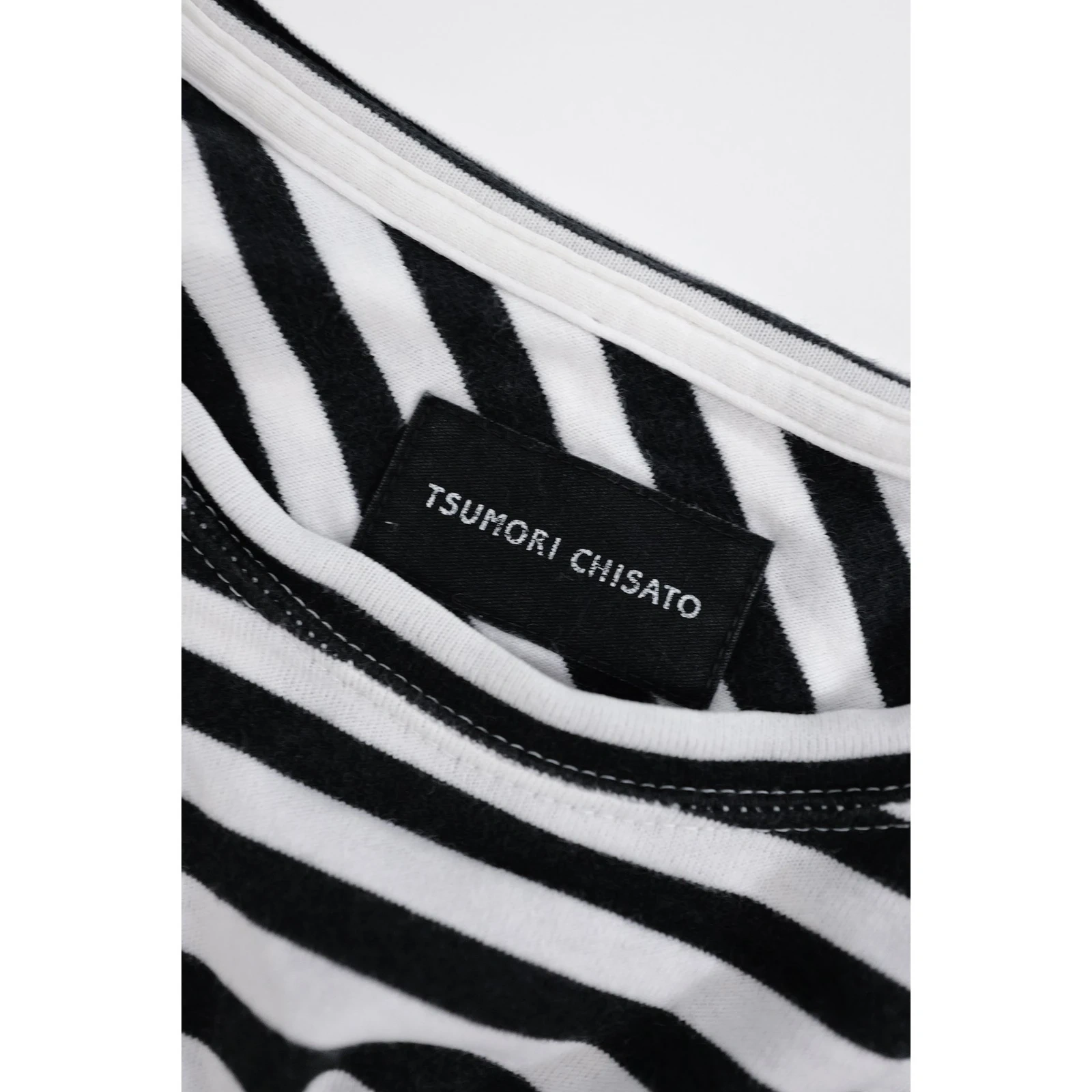TSUMORI CHISATO Tee shirt Noir vintage, passéist — photo 4