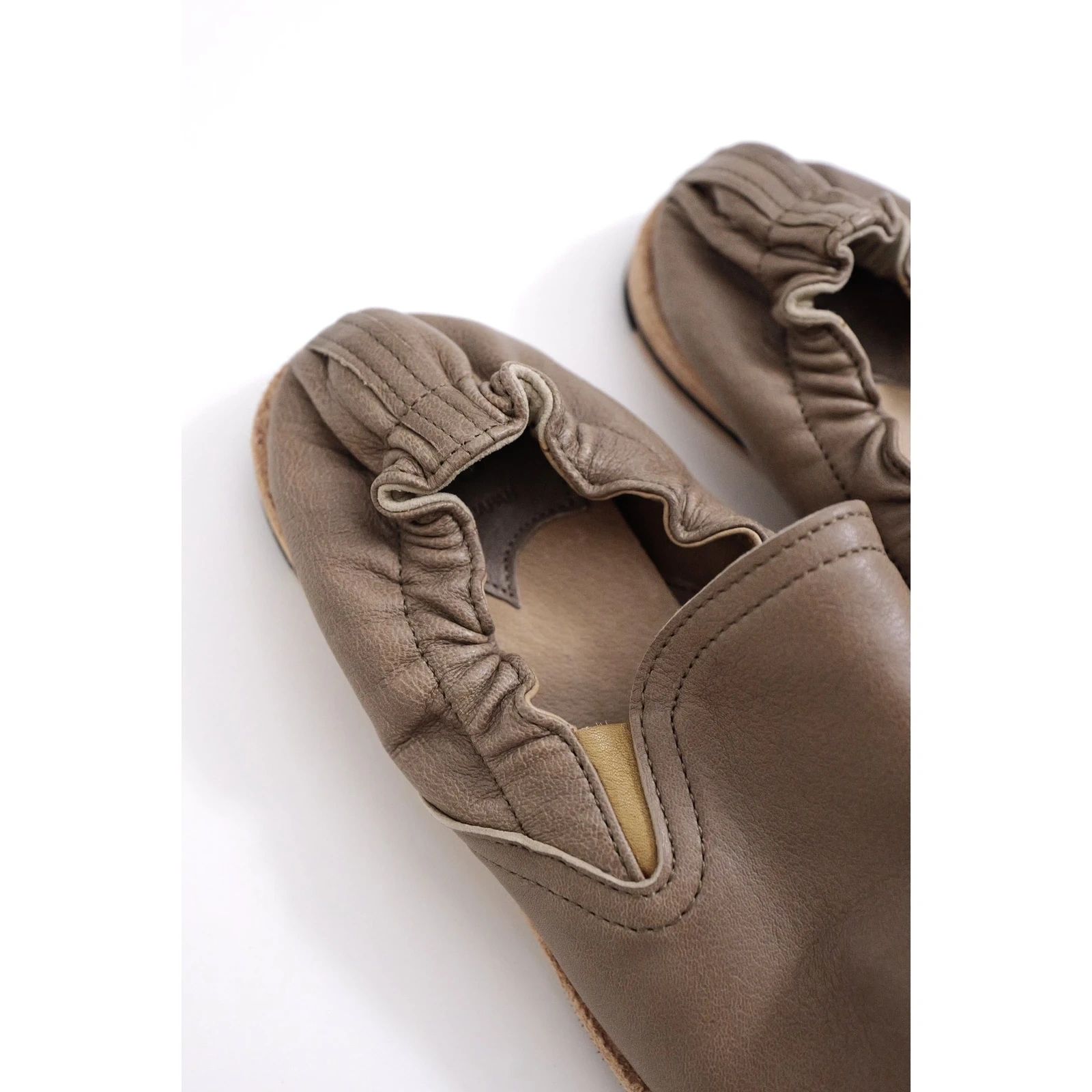 YOHJI YAMAMOTO Ballerines en cuir Marron vintage, passéist — photo 6