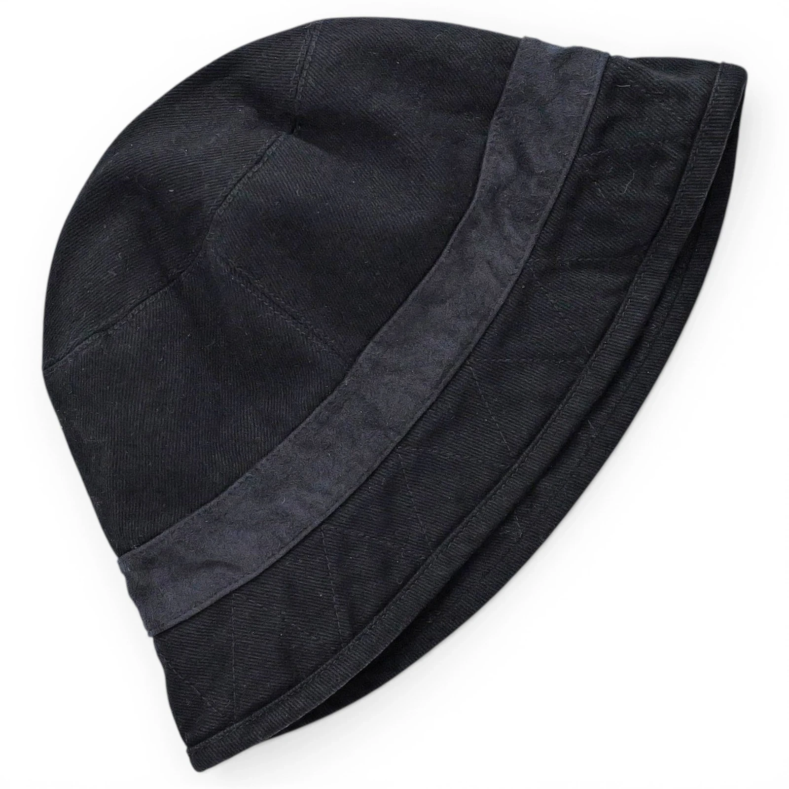 ISSEY MIYAKE Chapeau / bonnet Noir vintage, passéist — photo 1