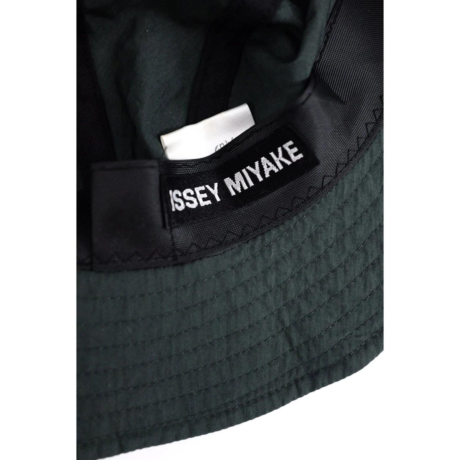 ISSEY MIYAKE Chapeau / bonnet Vert vintage, passéist — photo 7