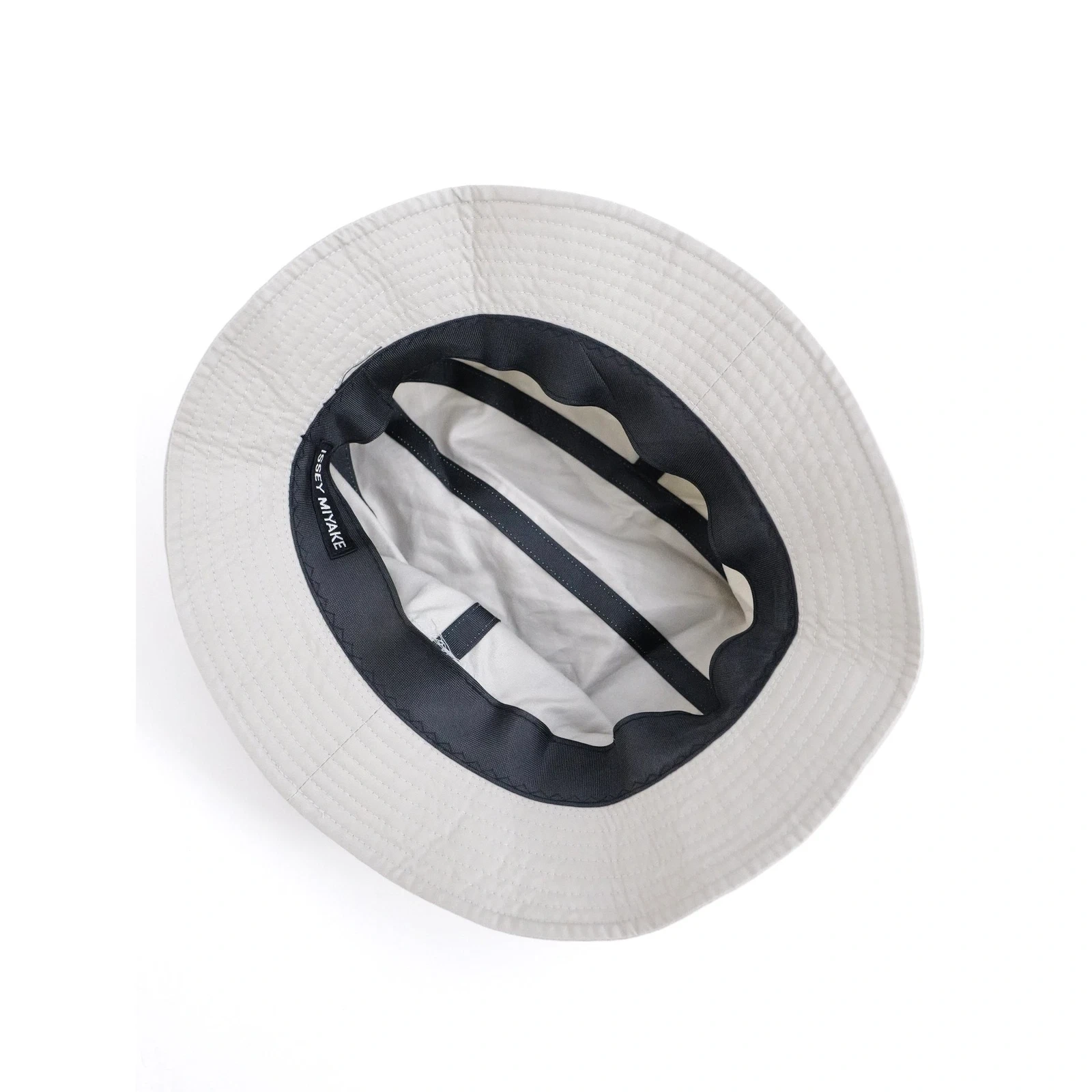 ISSEY MIYAKE Chapeau / bonnet Gris vintage, passéist — photo 8
