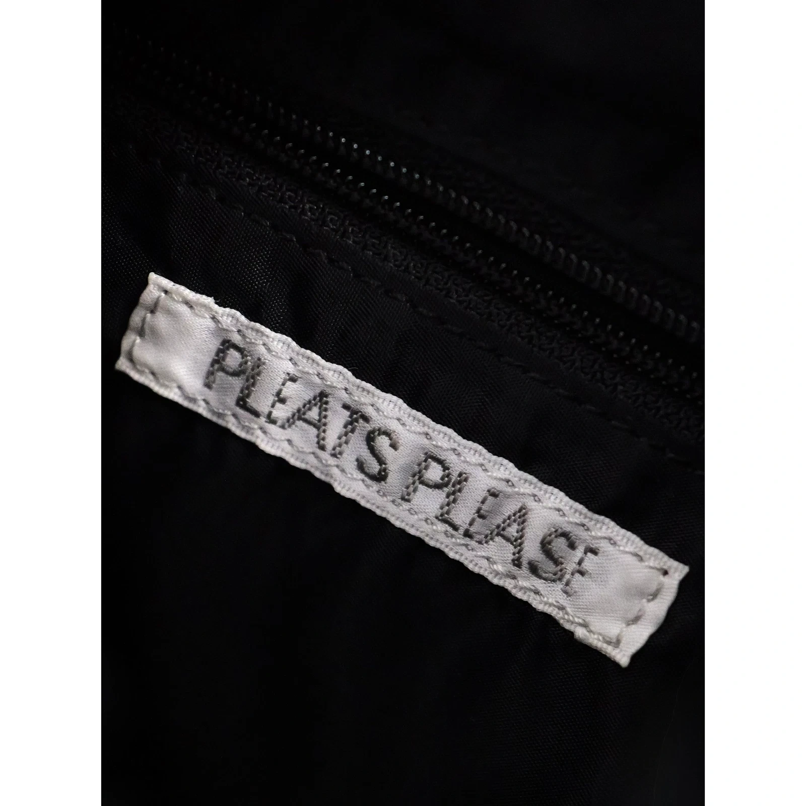 ISSEY MIYAKE Sac Noir vintage, passéist — photo 11