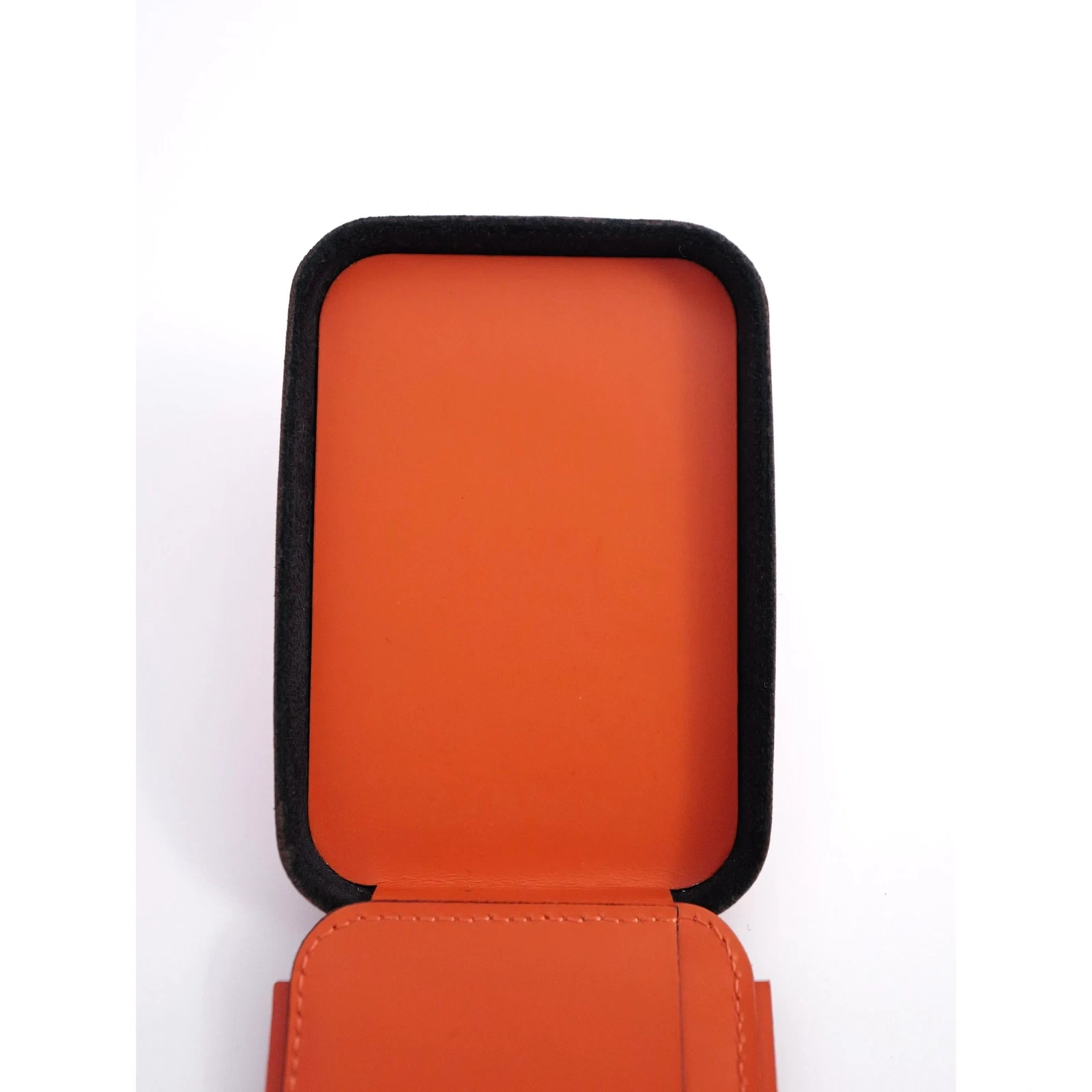 ISSEY MIYAKE Petite maroquinerie en cuir Orange vintage, passéist — photo 11