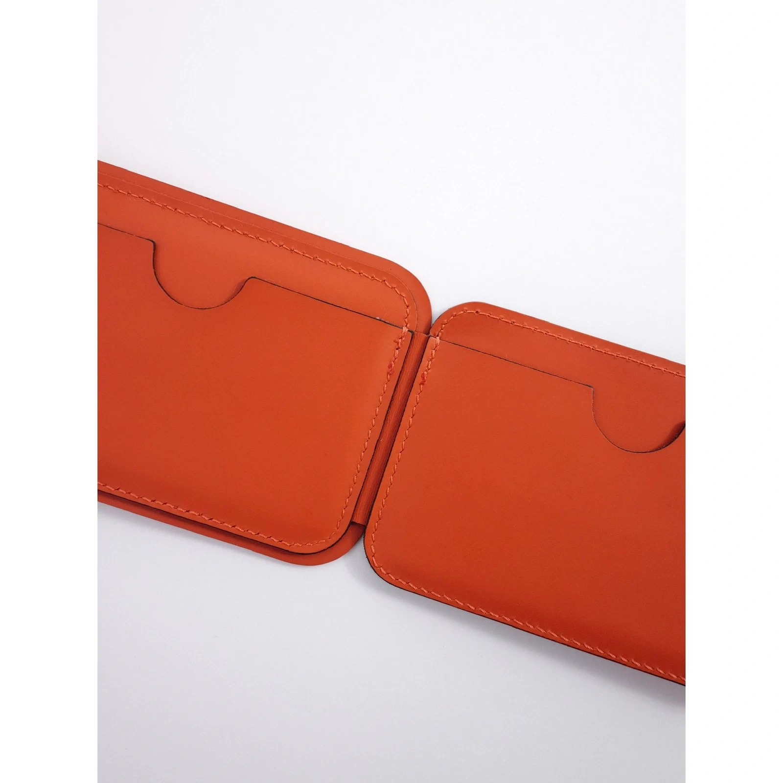 ISSEY MIYAKE Petite maroquinerie en cuir Orange vintage, passéist — photo 8