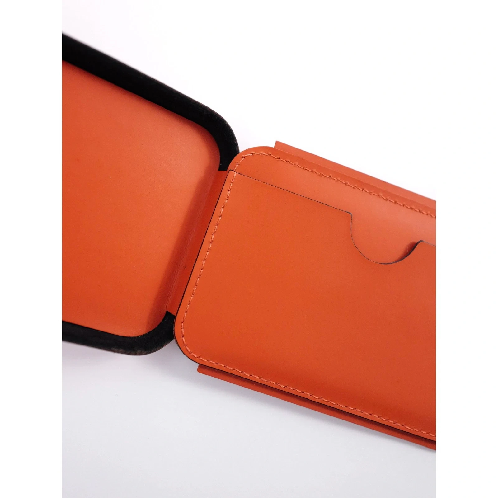 ISSEY MIYAKE Petite maroquinerie en cuir Orange vintage, passéist — photo 9